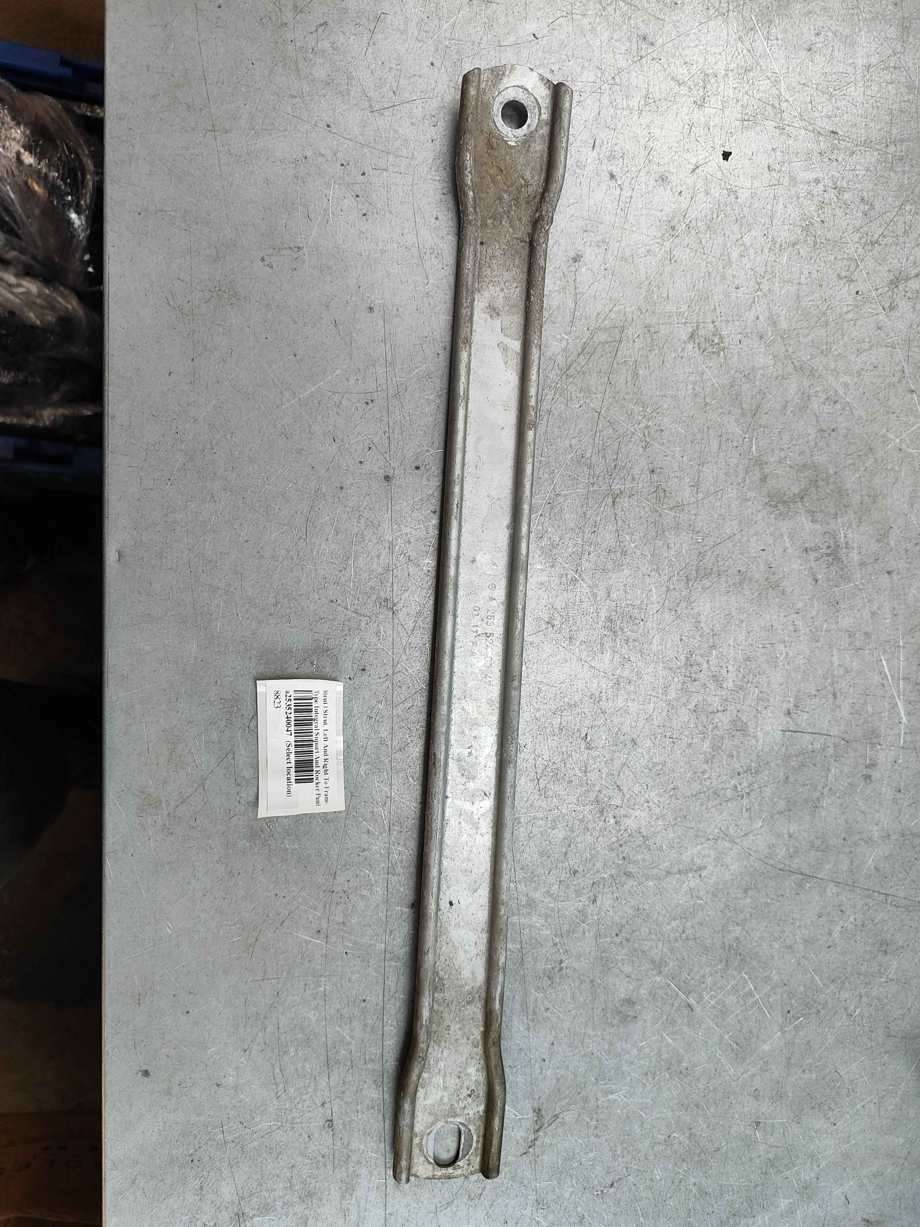 Strut | Strut, Left And Right To Frame-Type Integral Suport And Rocker Panel