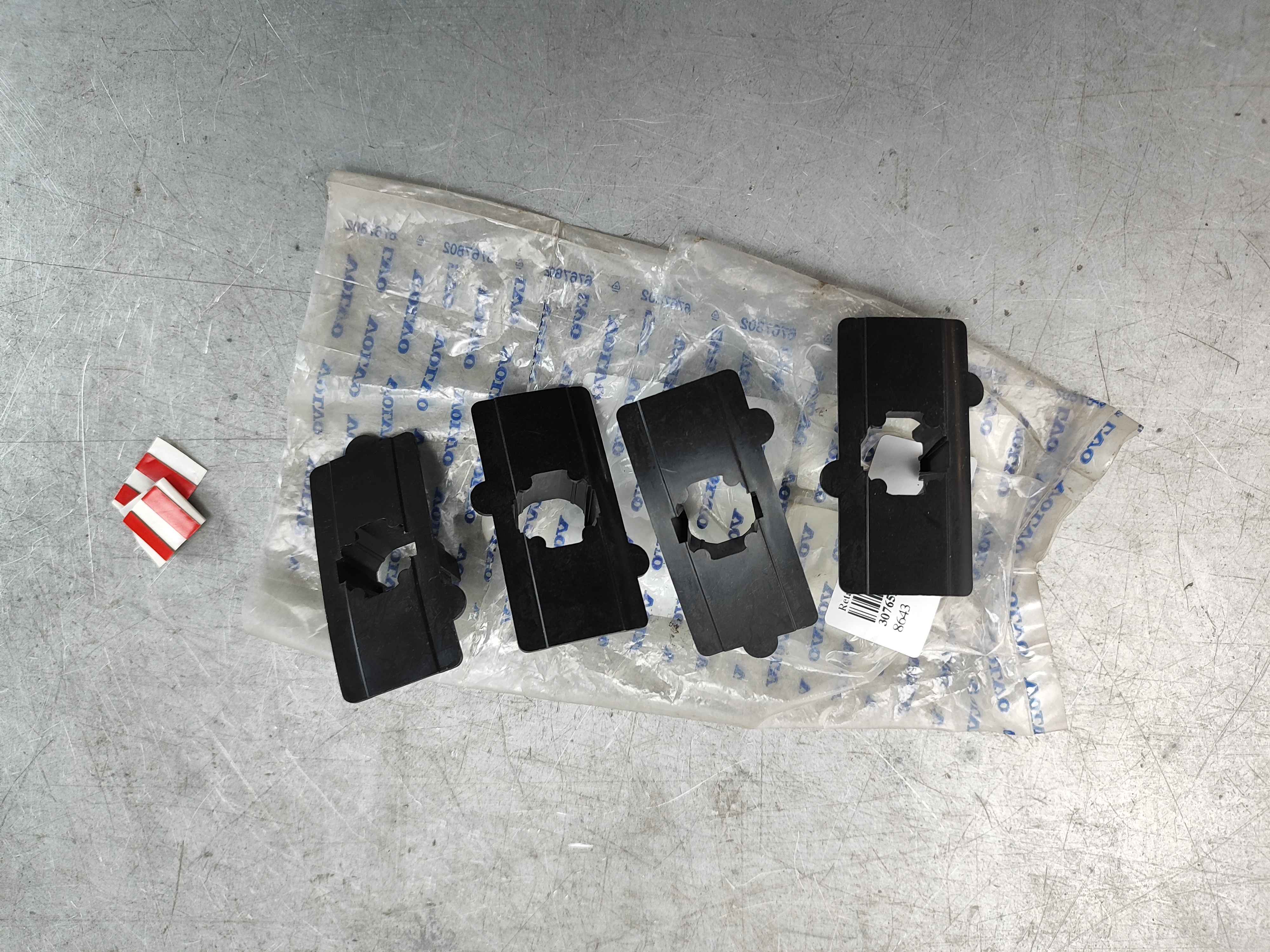 Retainer, kit (XC70 (08-))