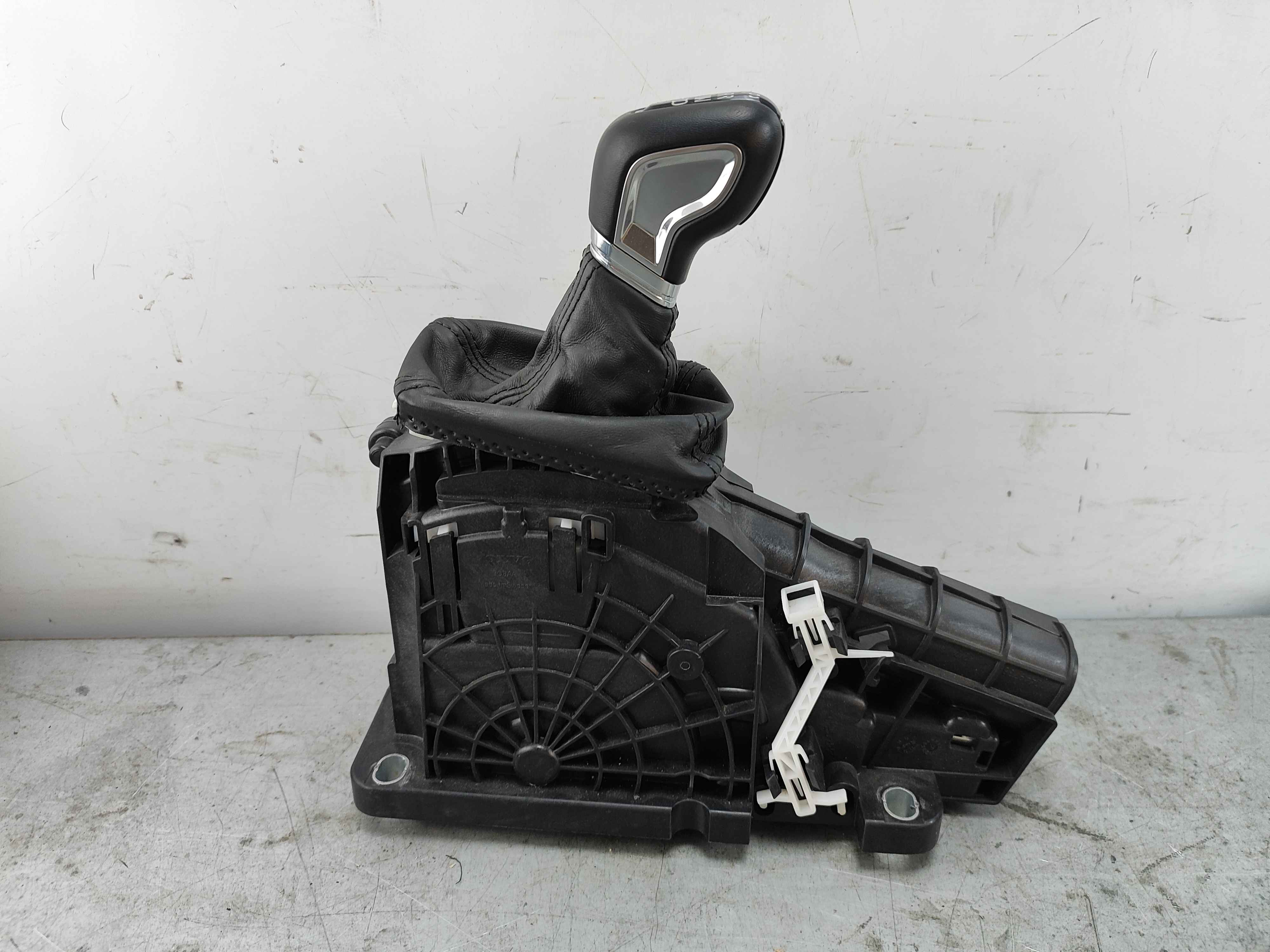 Gear shift lever carrier