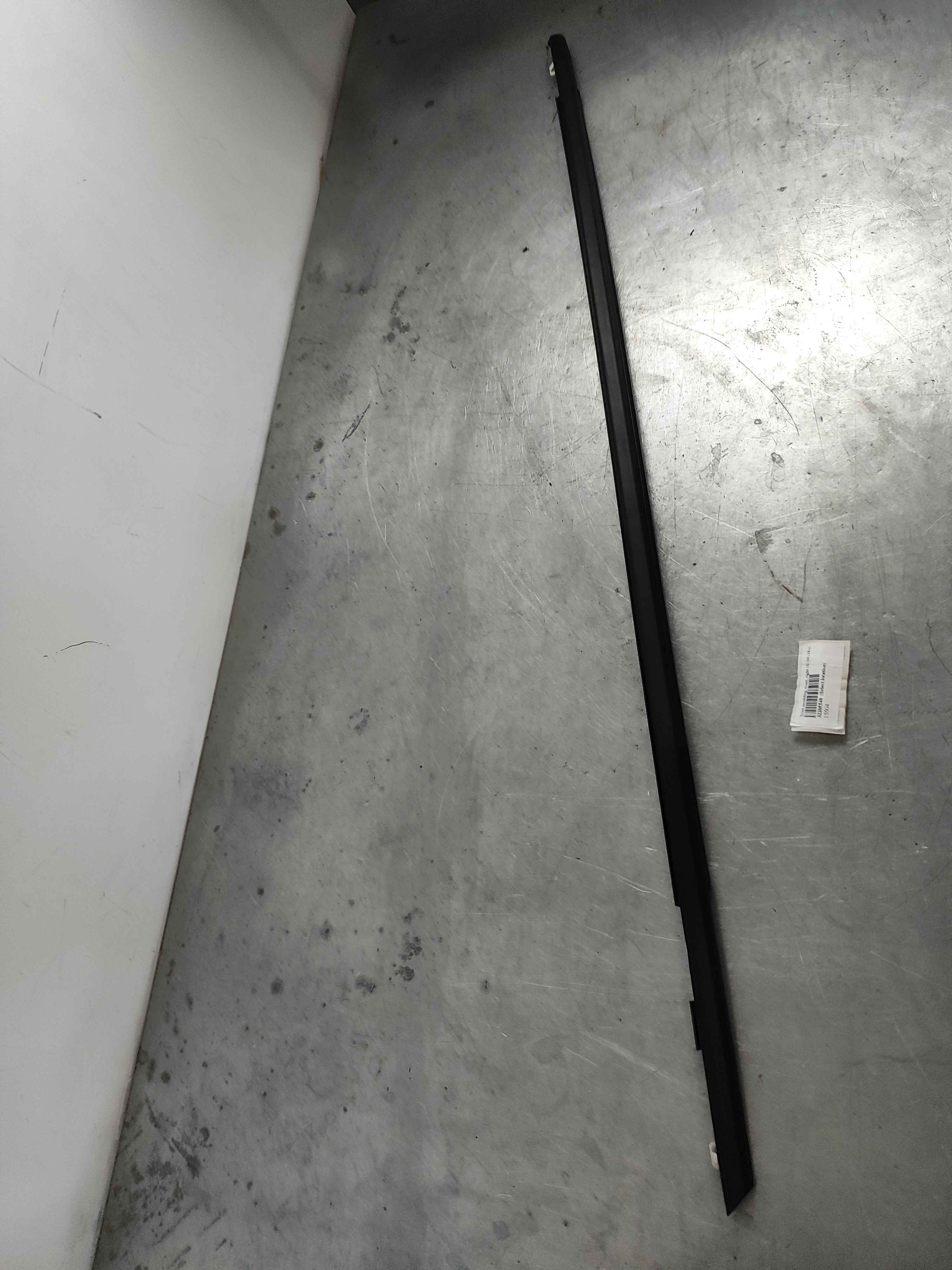 Trim moulding, front, right (XC60 (18-))