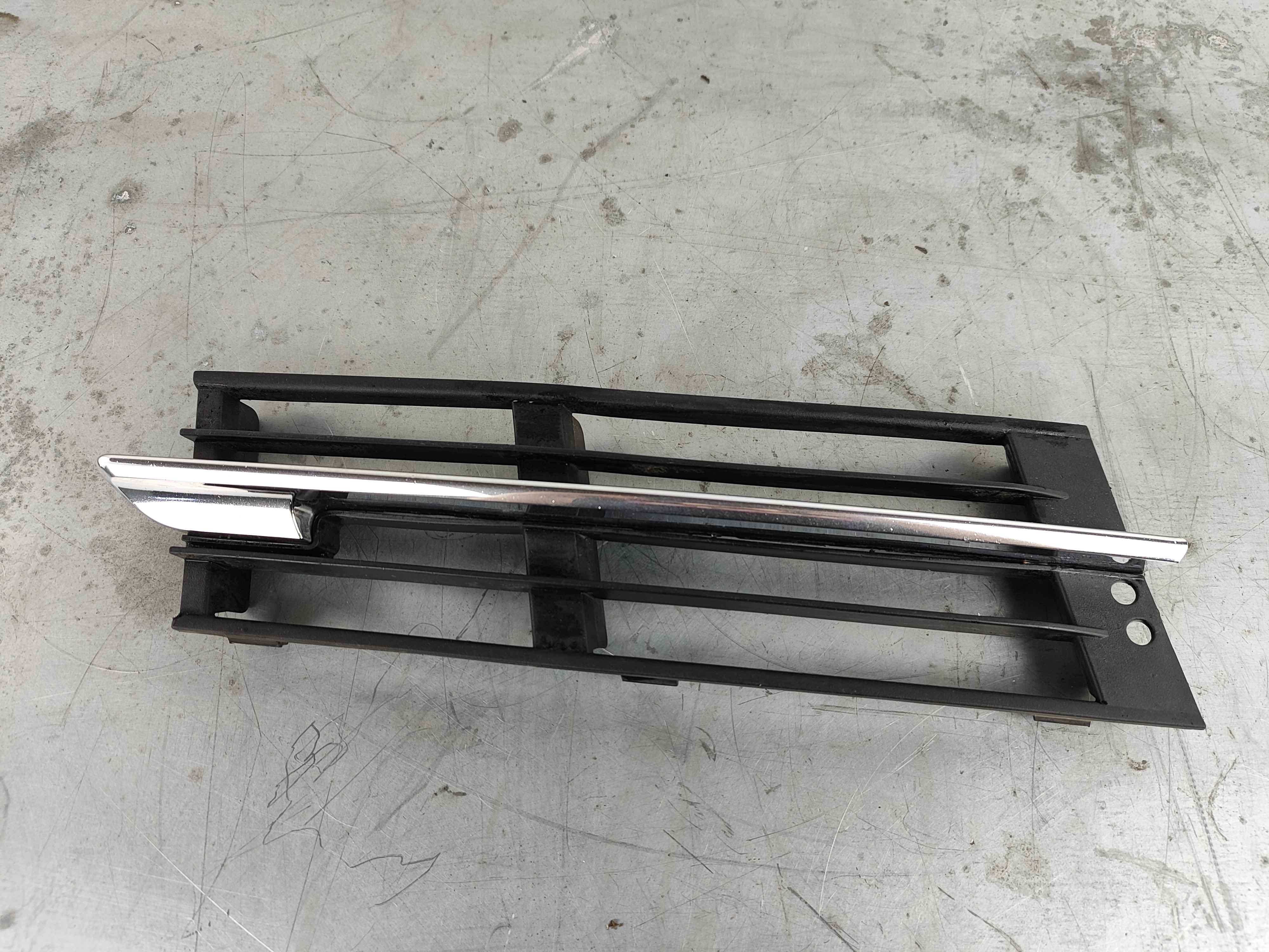 Grille, air inlet, open, right BMW