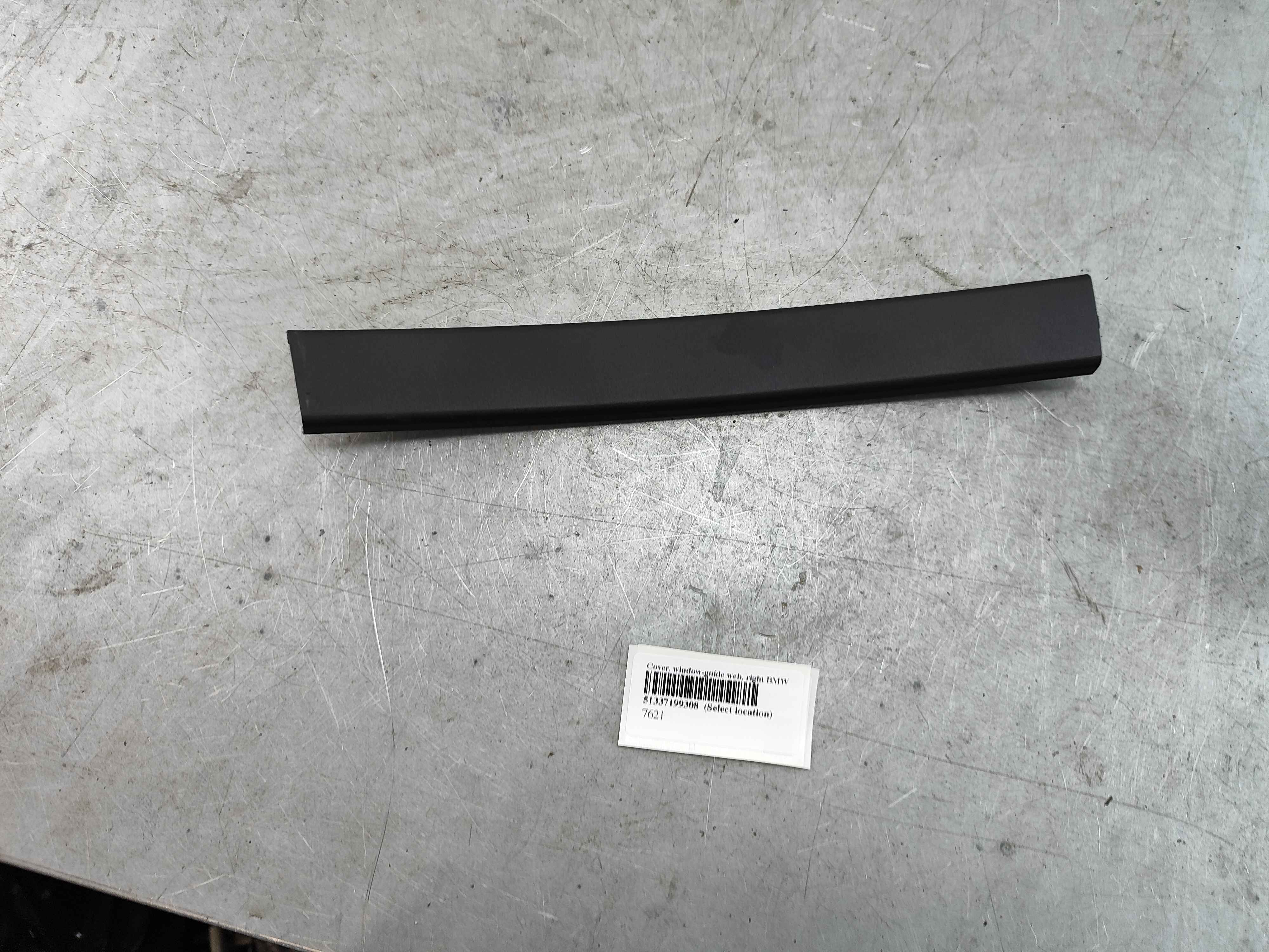 Cover, window-guide web, right BMW