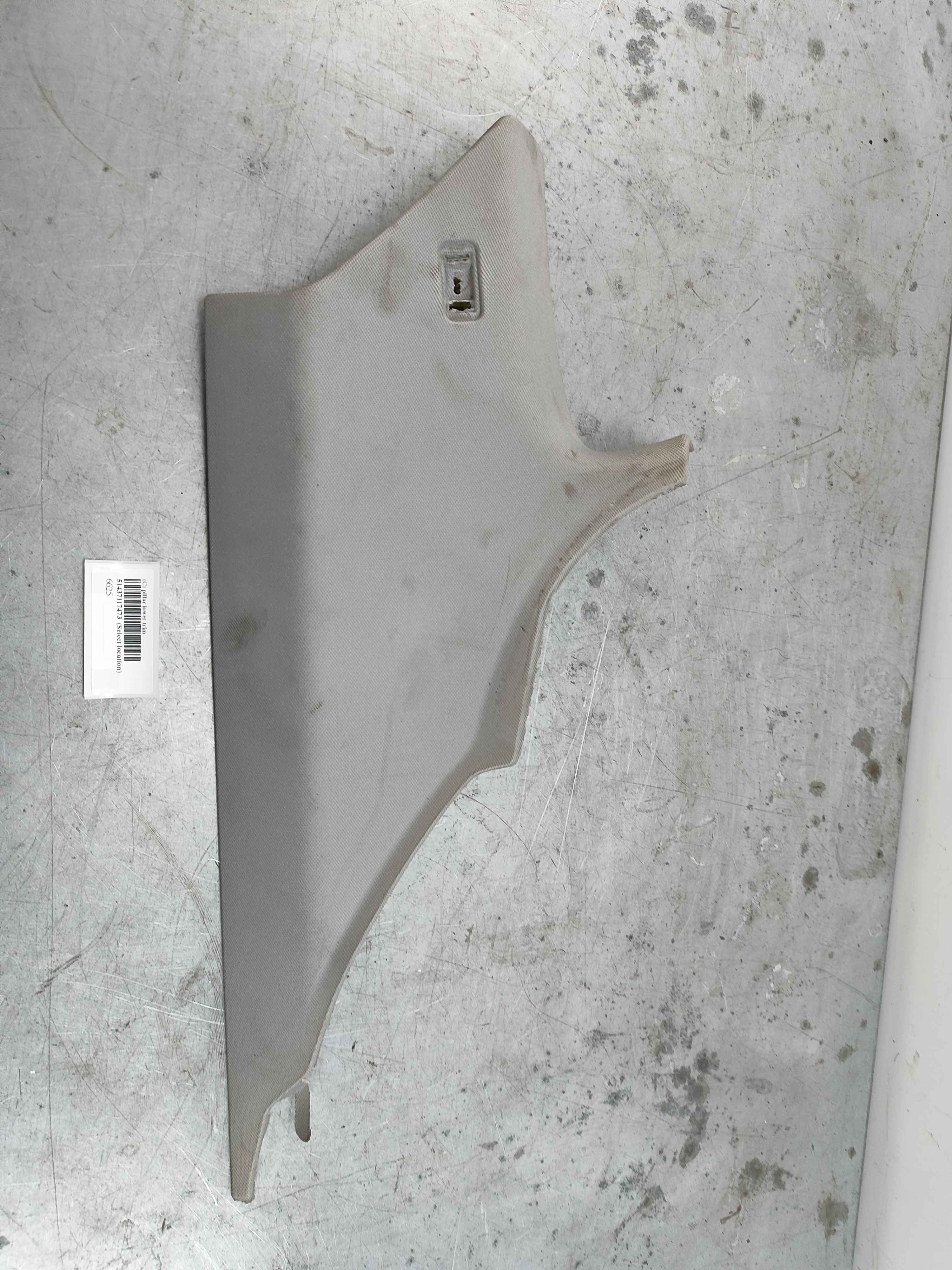 (C) pillar lower trim