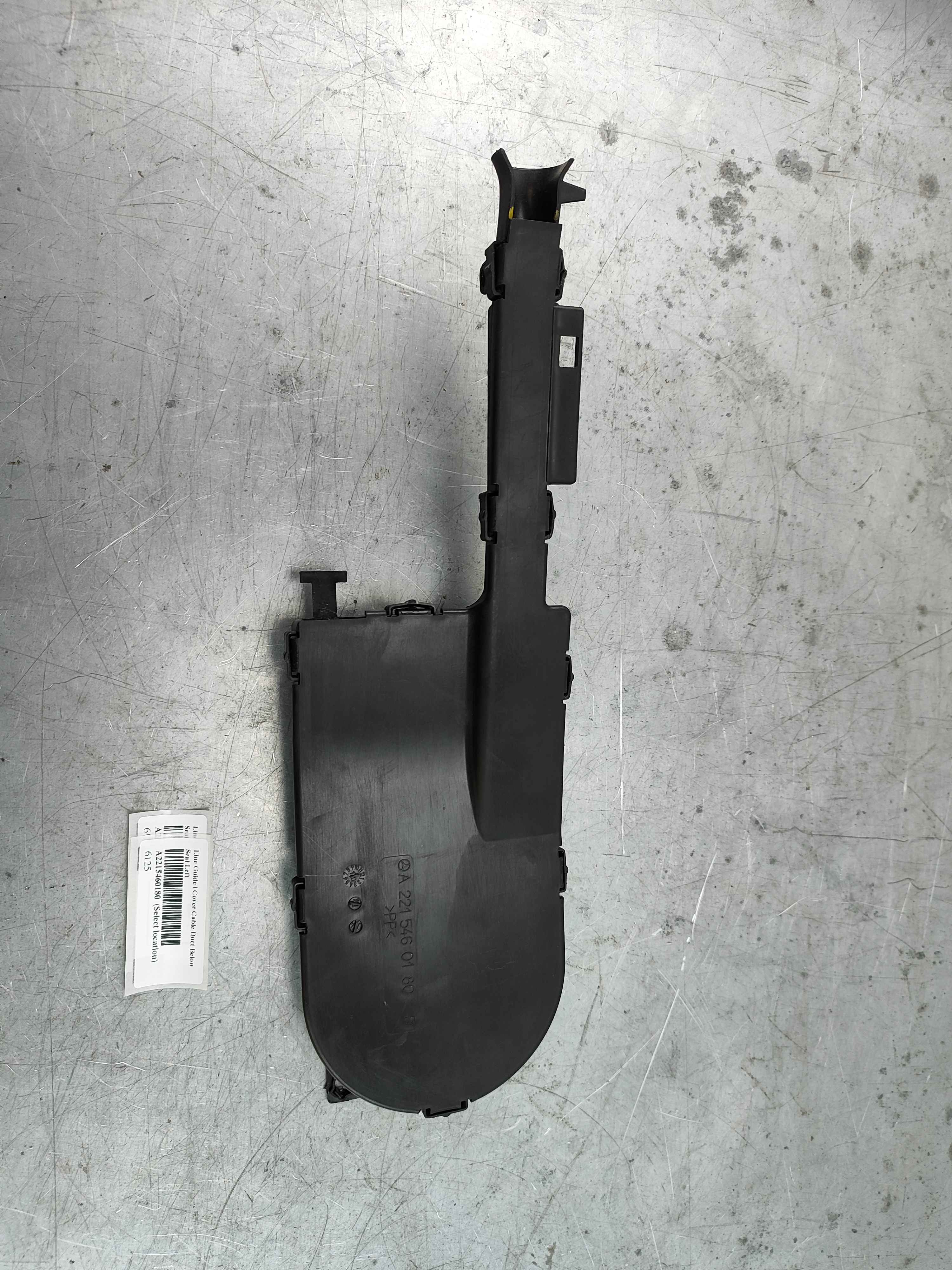 Line Guide | Cover Cable Duct Below Seat Left