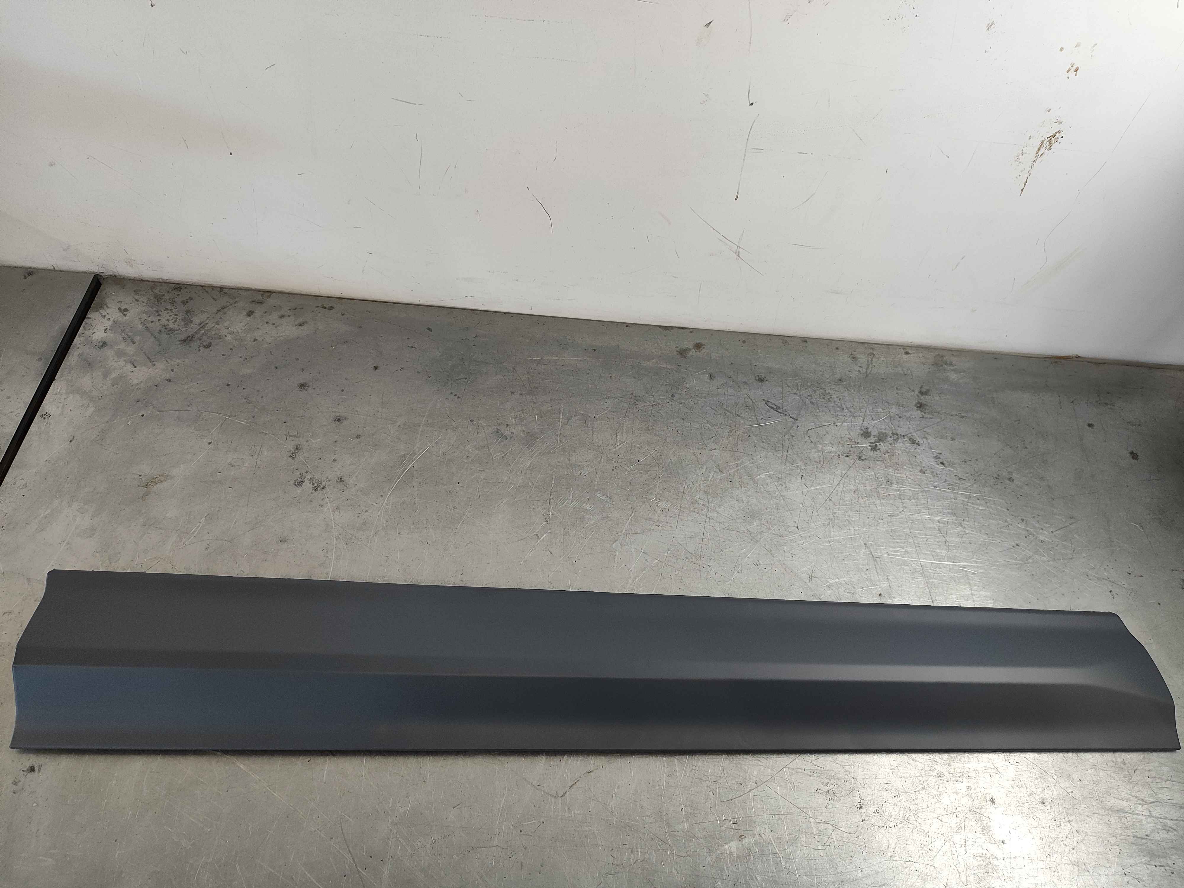 Trim moulding, front, left (XC60 (18-))