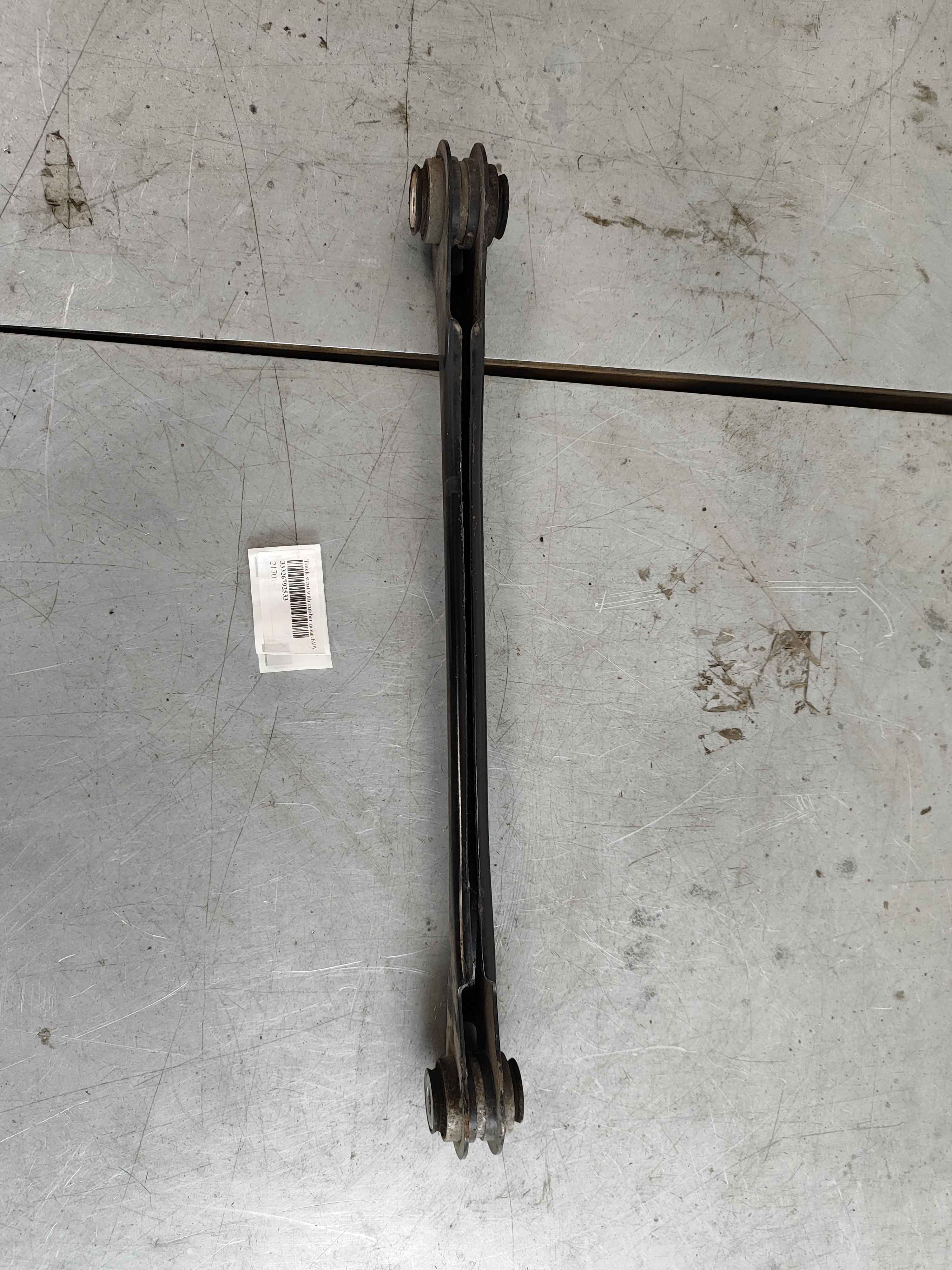 Track strut with rubber mount BMW