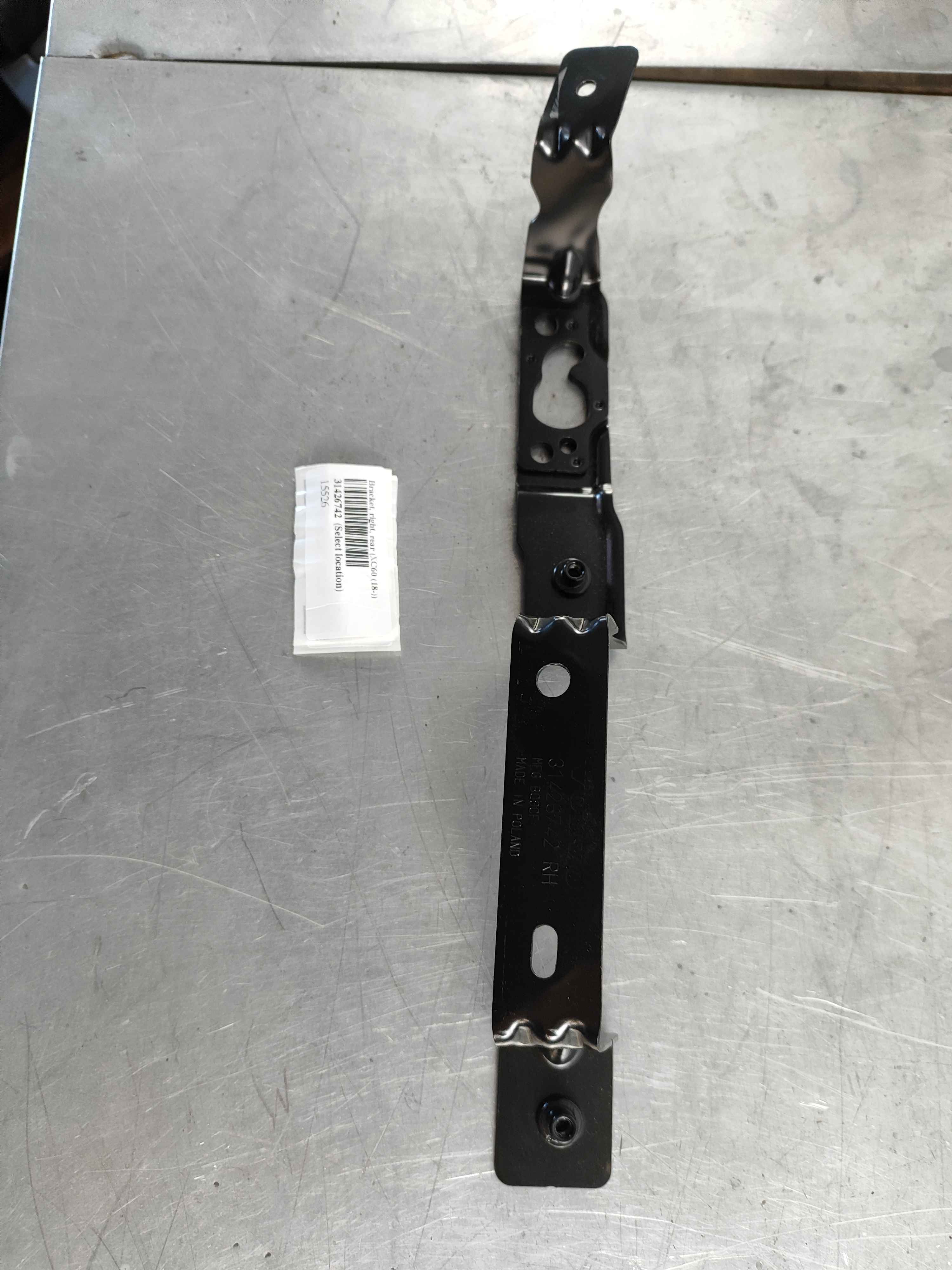 Bracket, right, rear (XC60 (18-))