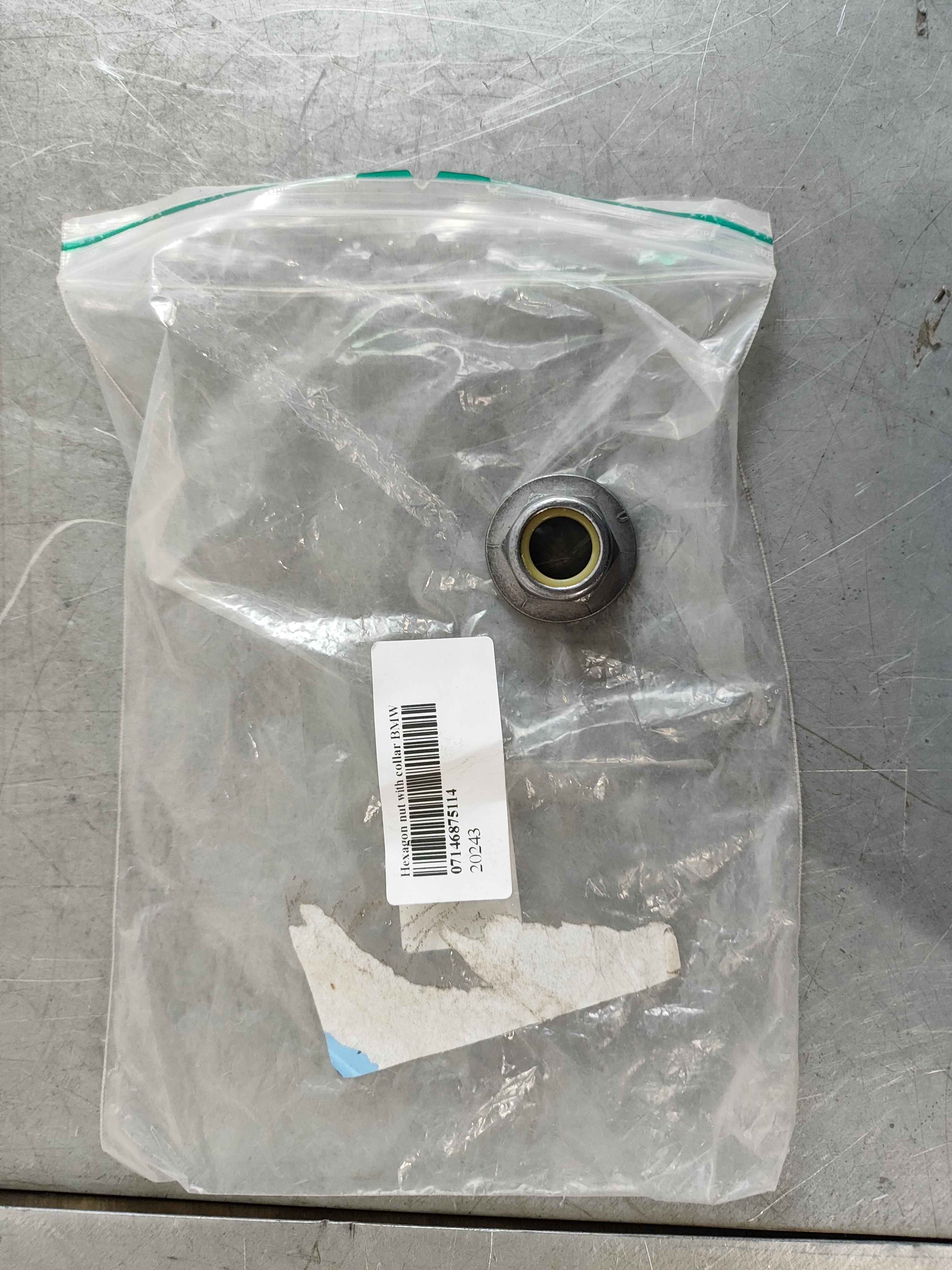 Hexagon nut with collar BMW