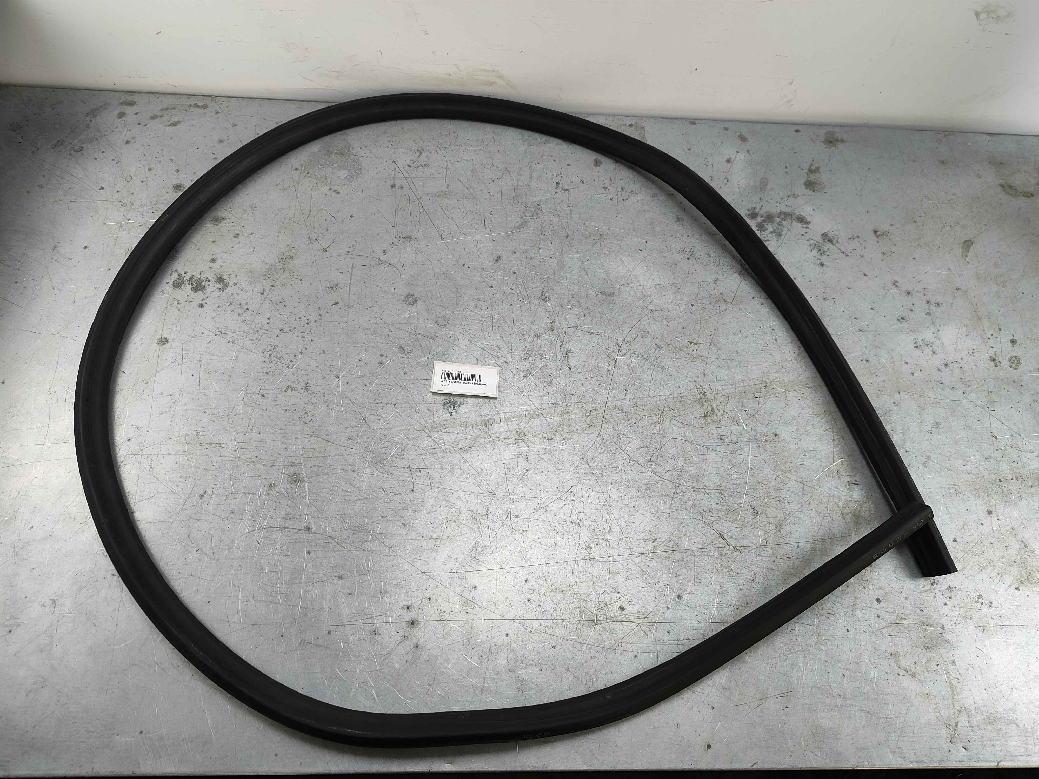 Sealing | Front