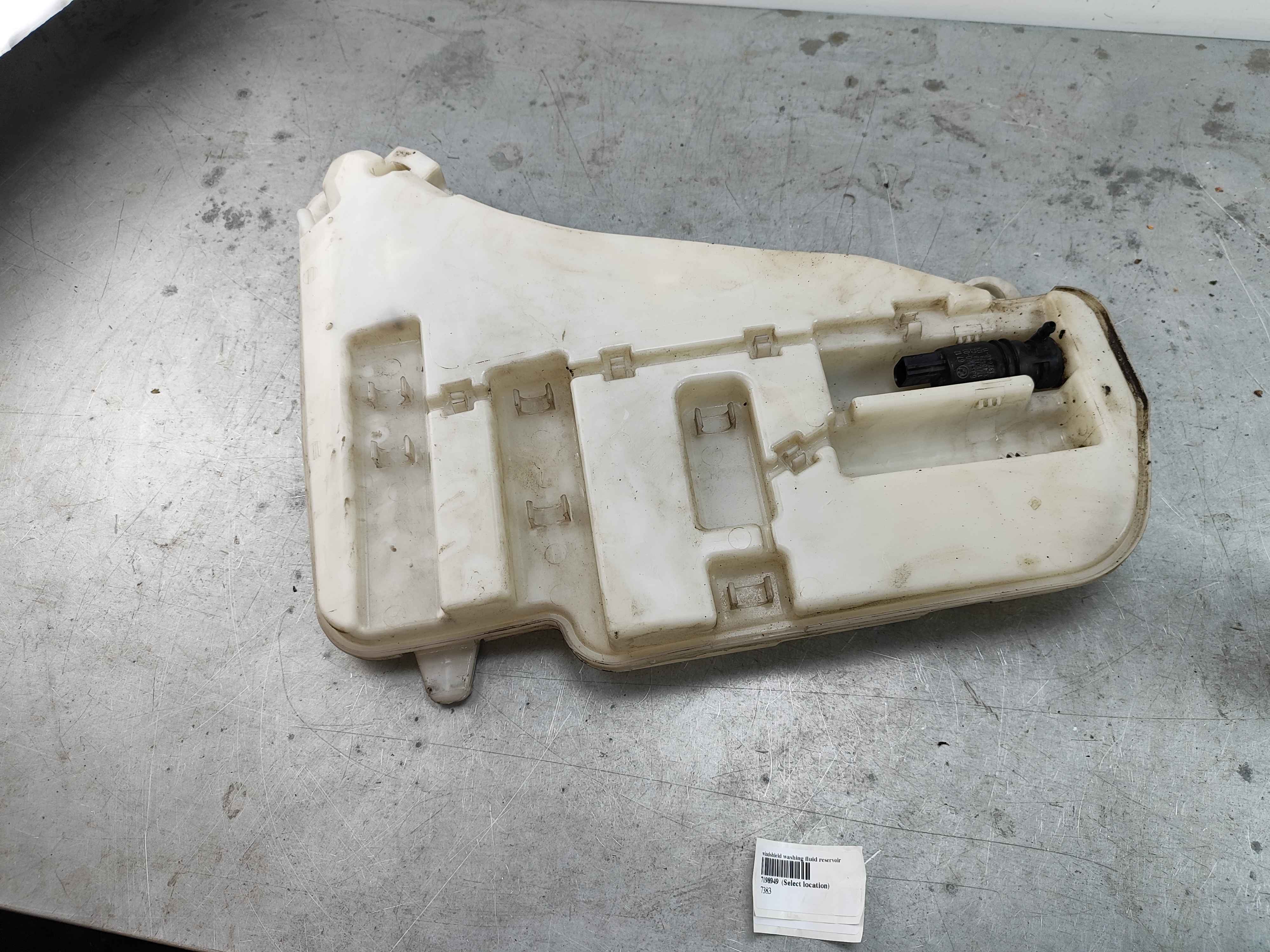 windshield washing fluid reservoir