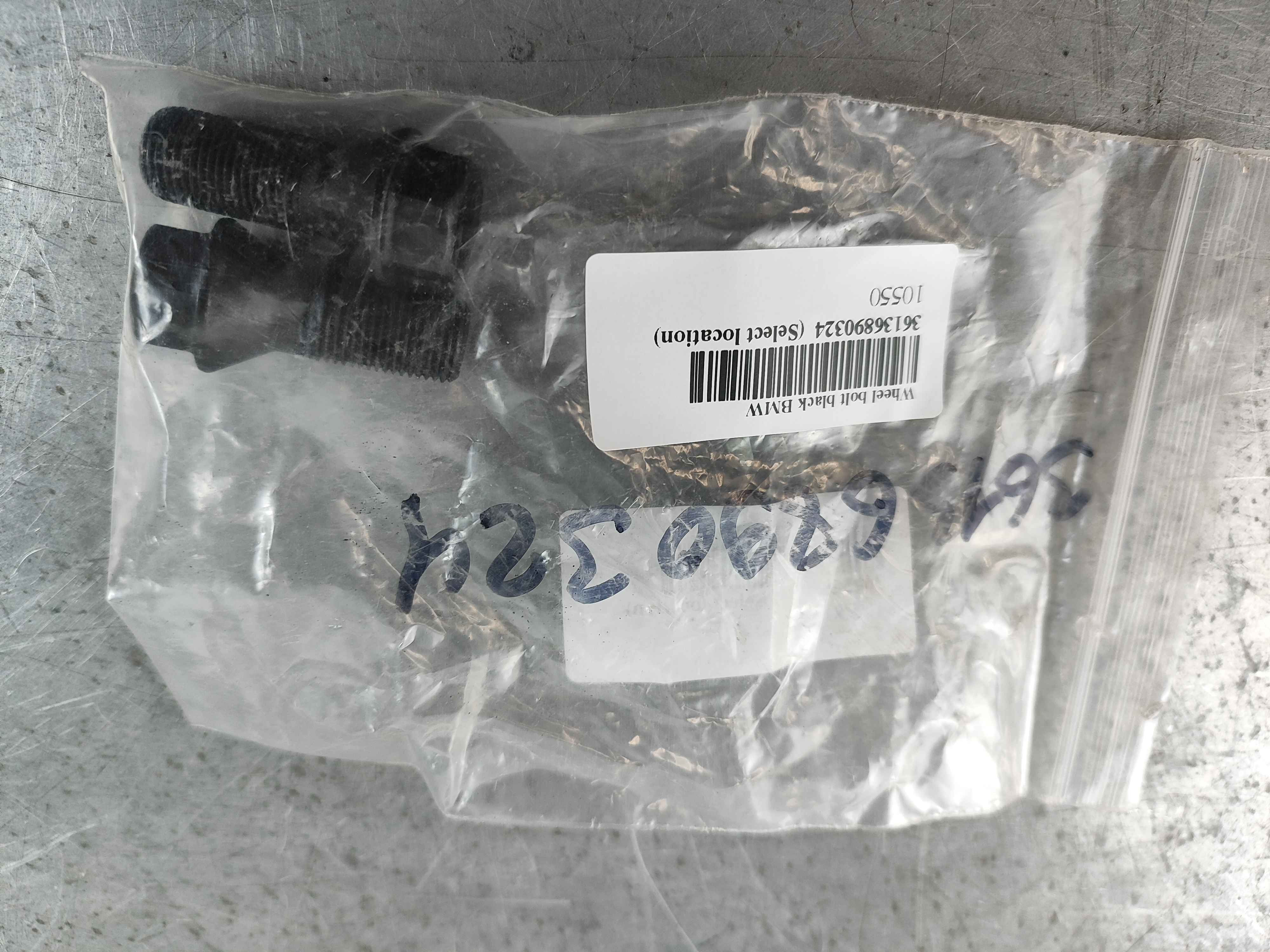 Wheel bolt black BMW
