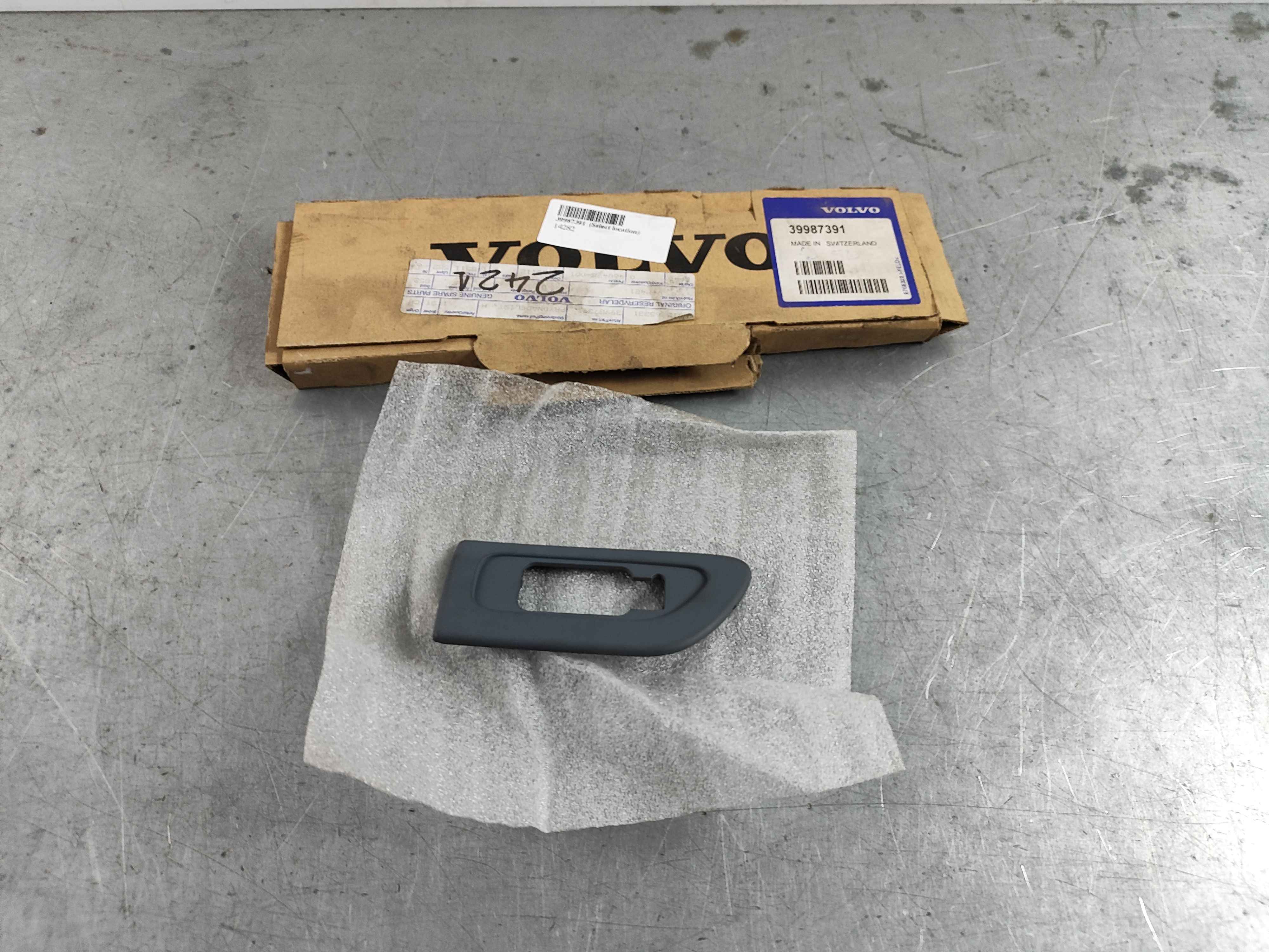 Volvo 39987391