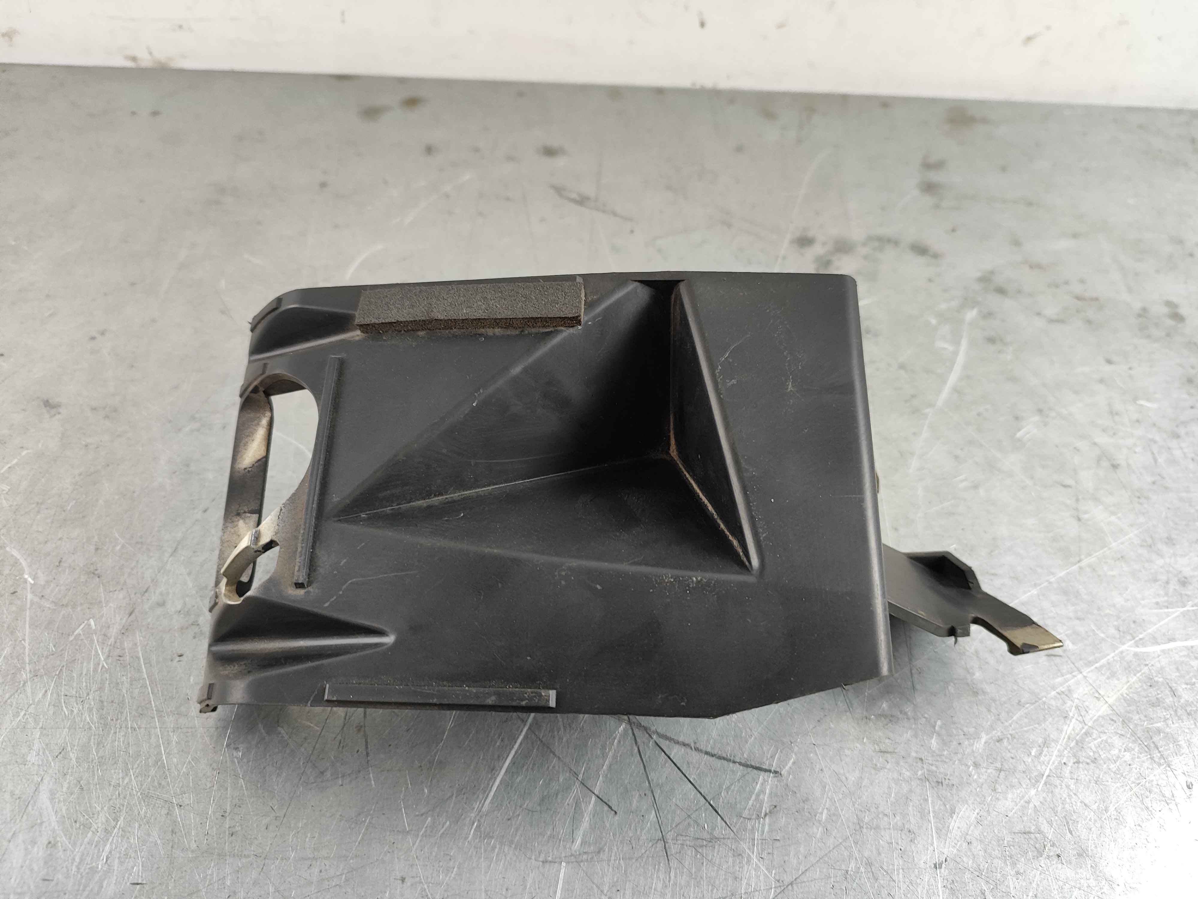 Bracket, left (S80 (07-))