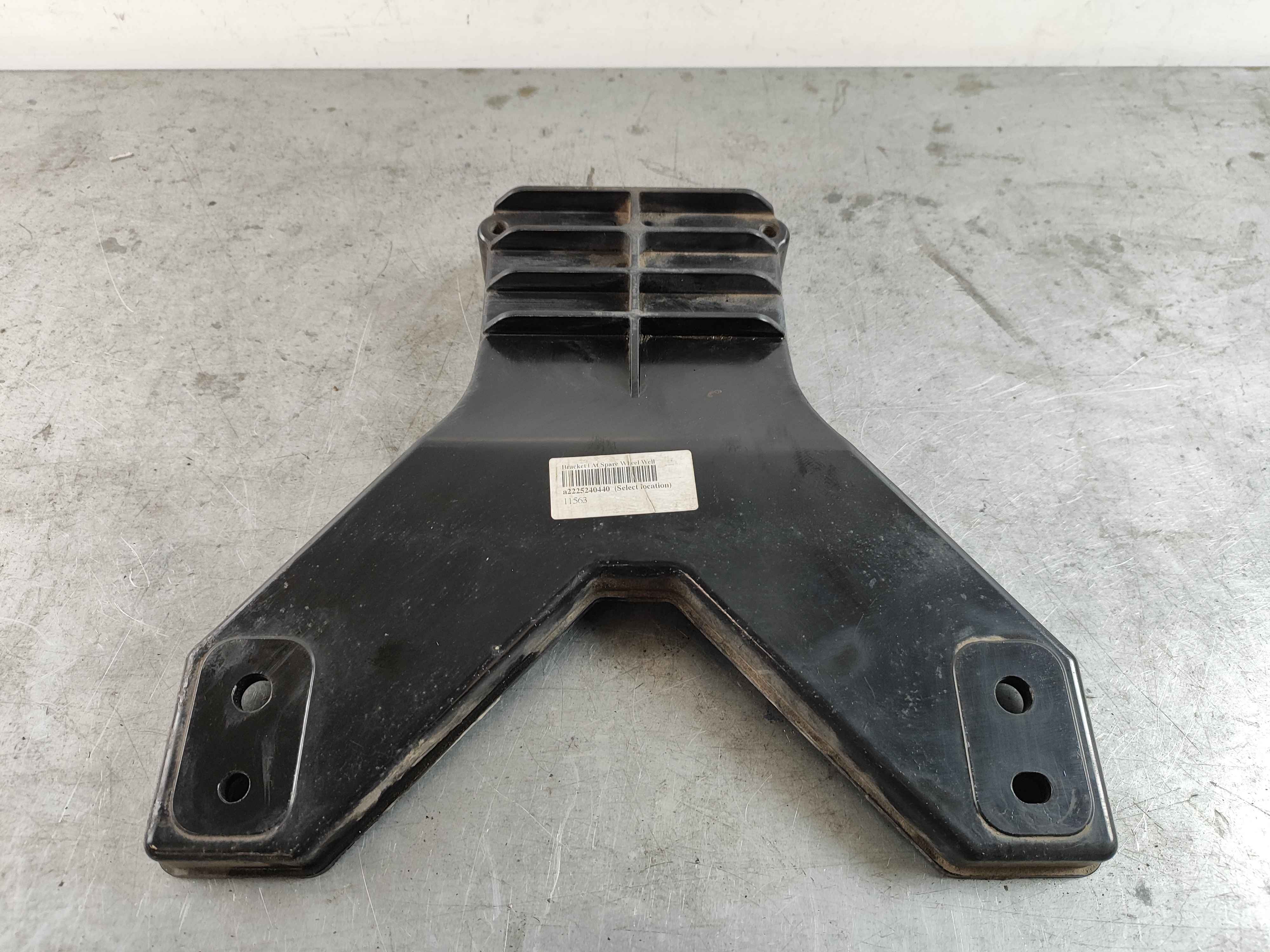Bracket | At Spare Wheel Well