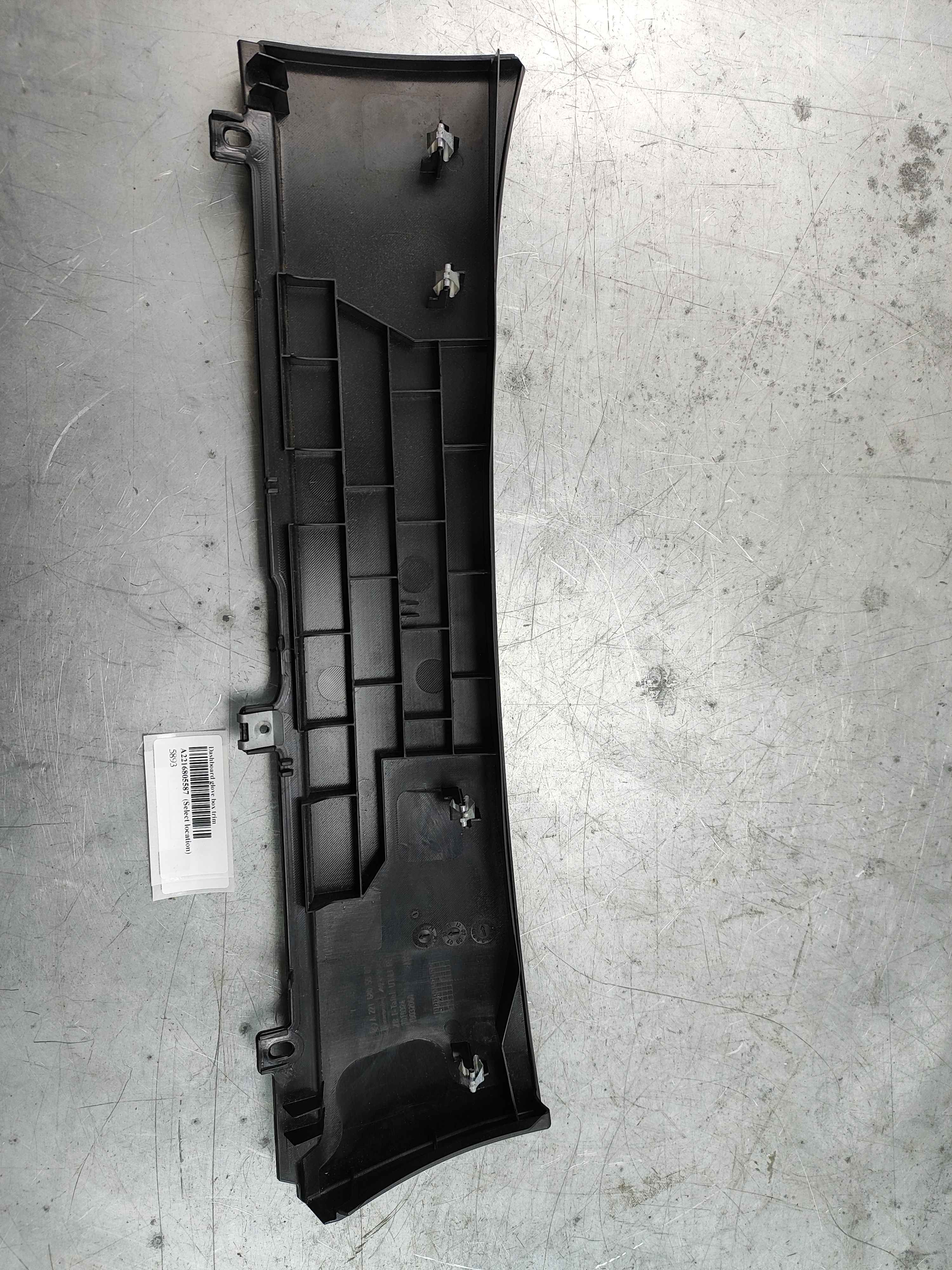 Dashboard glove box trim