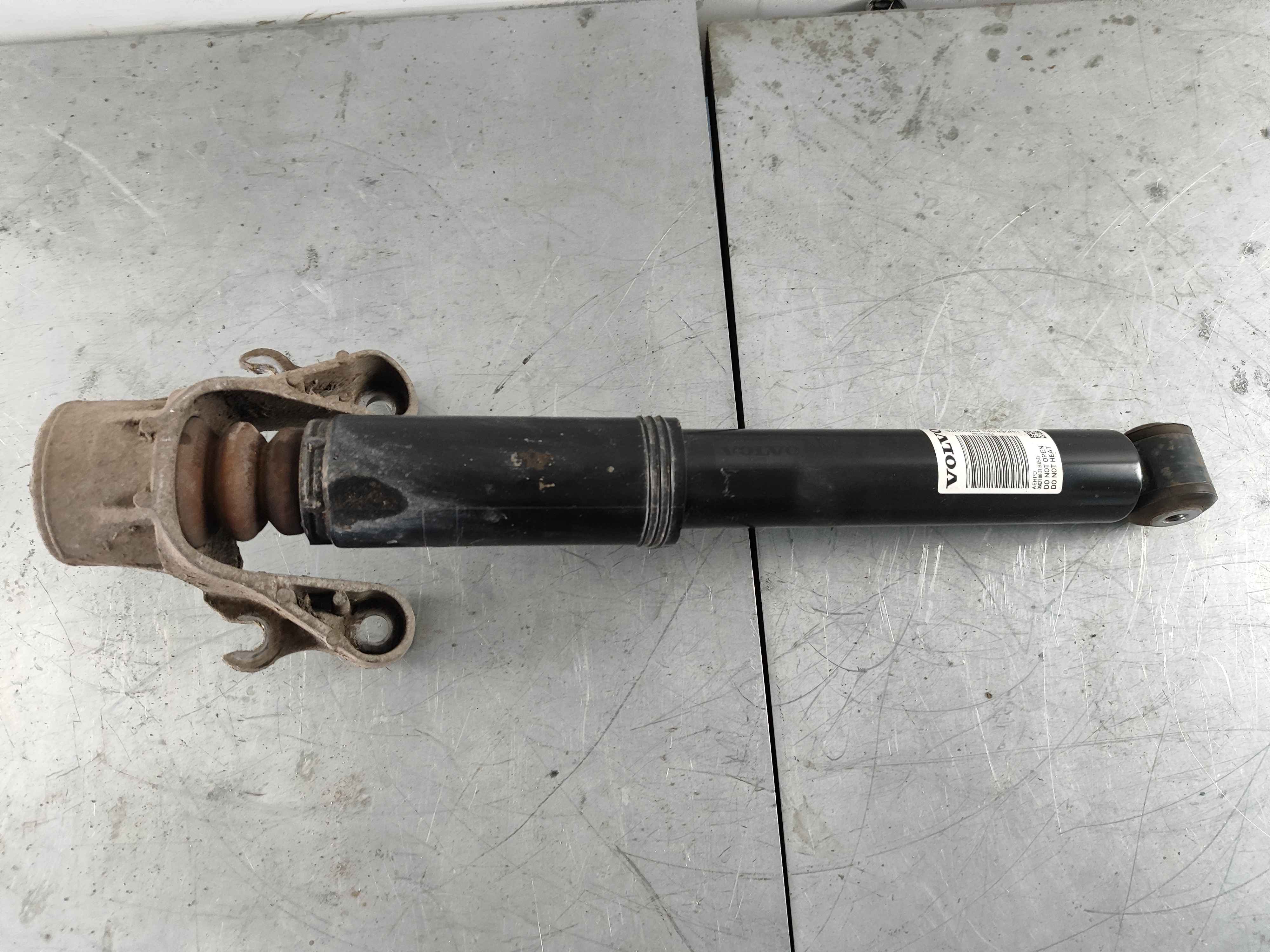 Shock absorber (XC60 (18-))