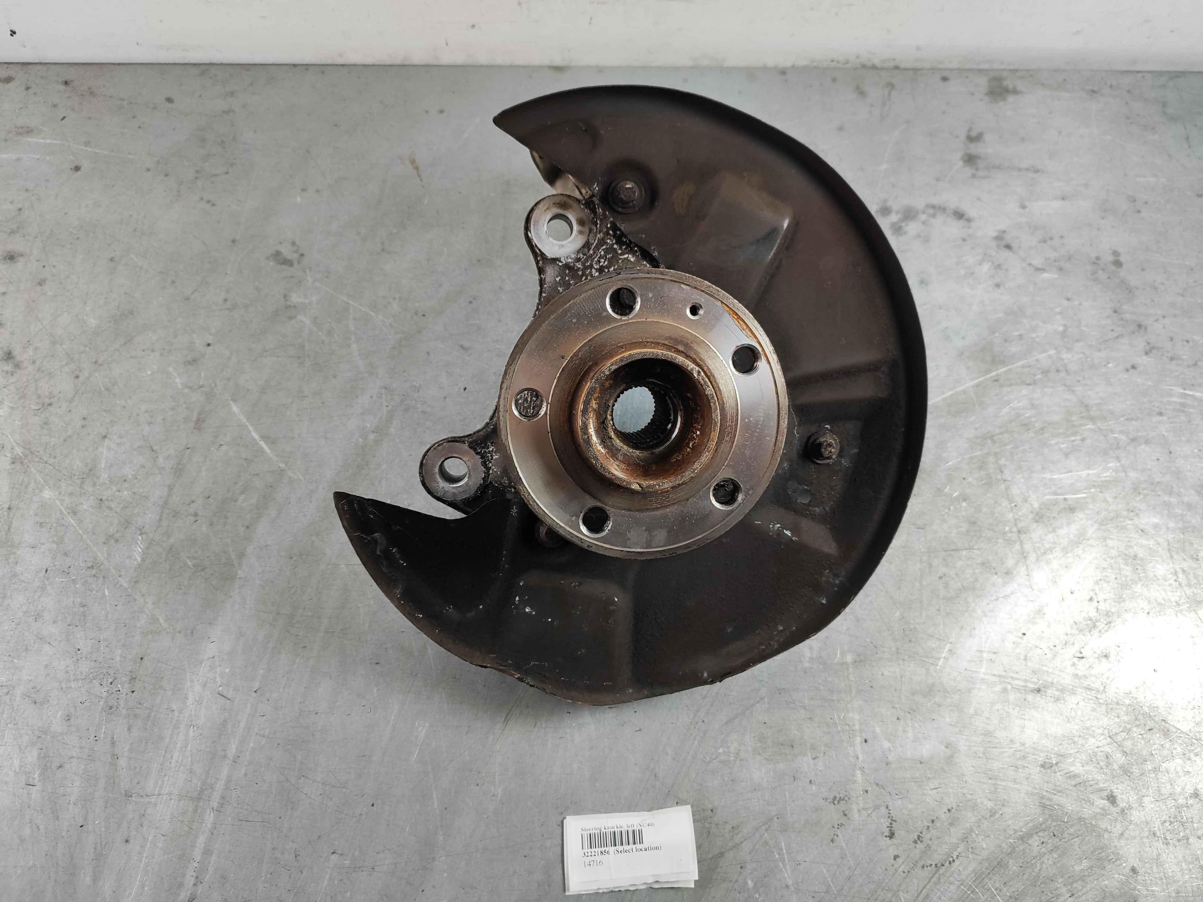 Steering knuckle, left (XC40)