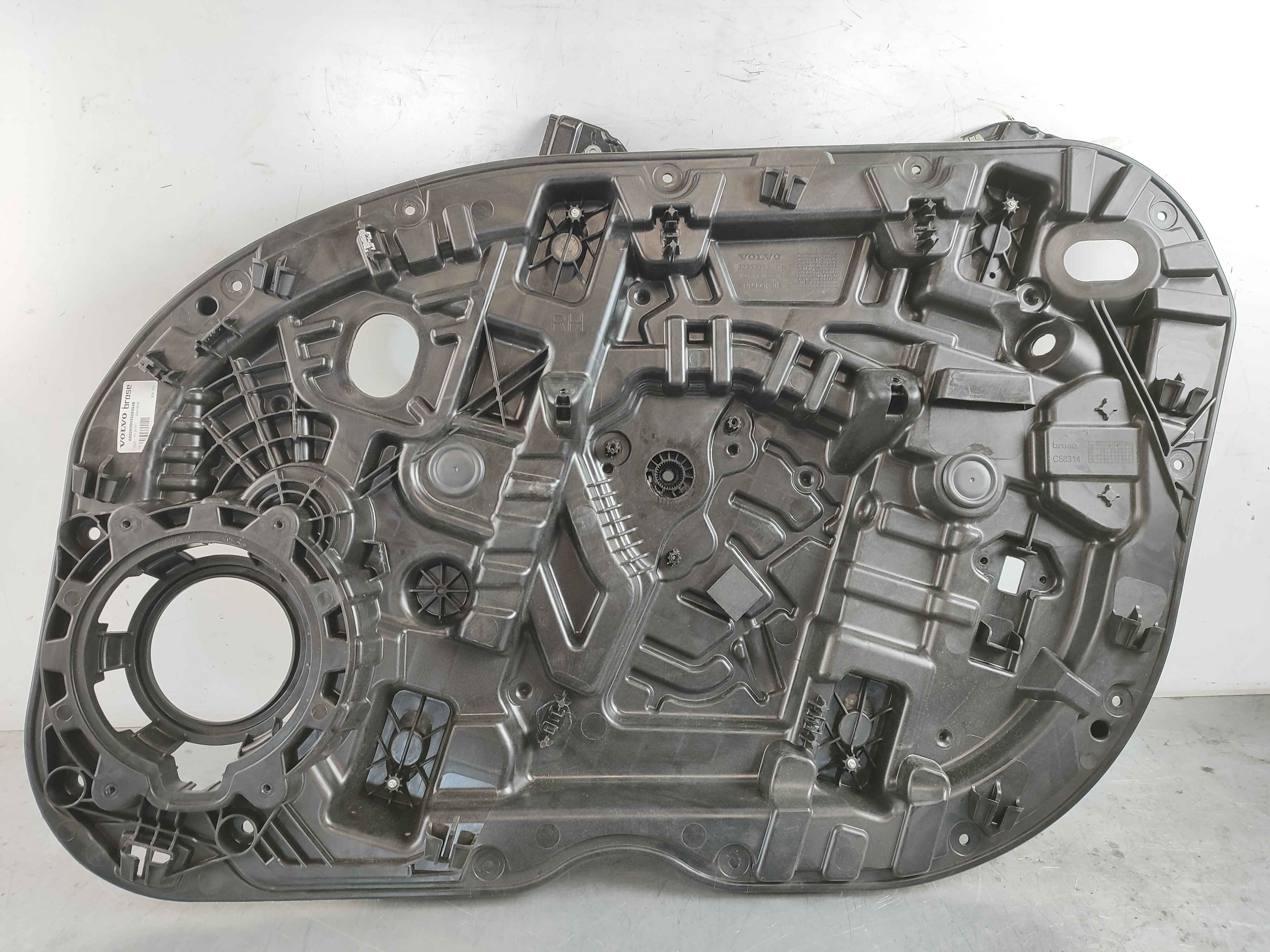 Carrier, right front (XC60 (18-))