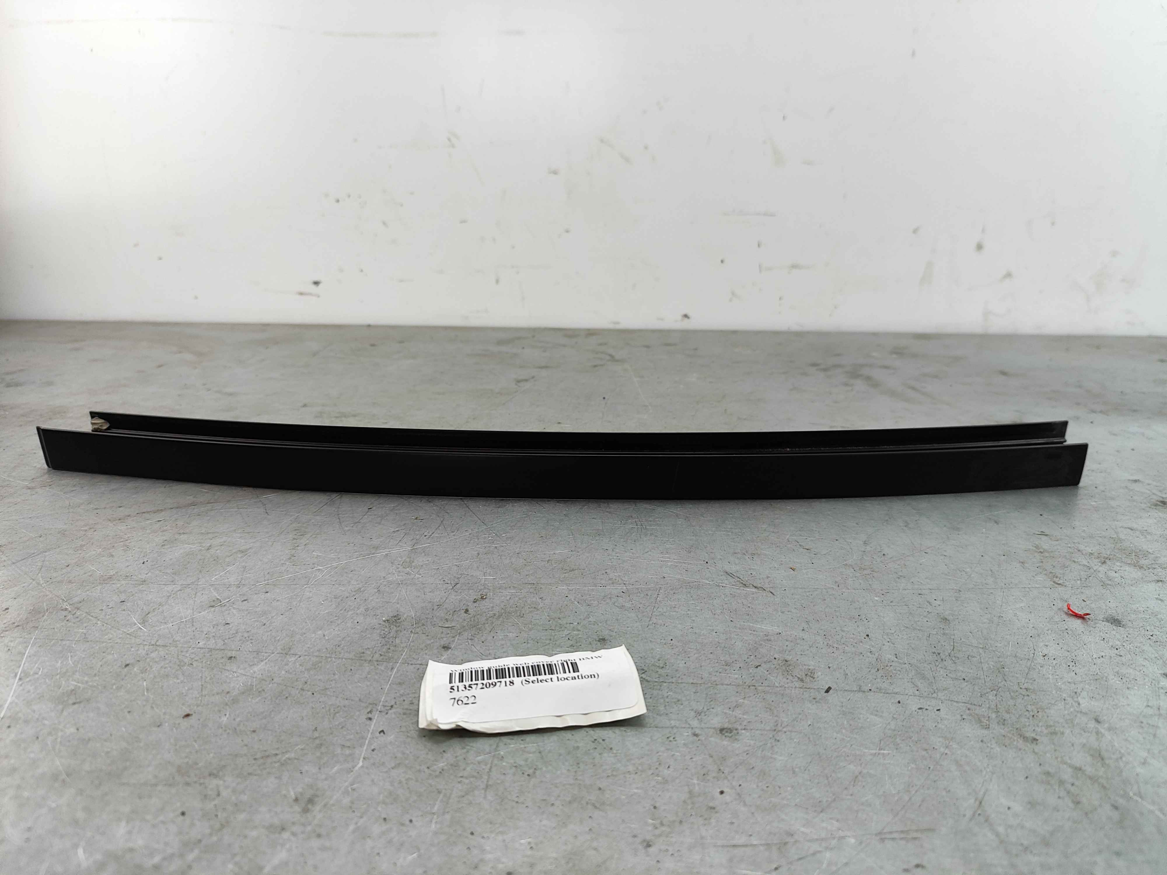 Window guide web cover right BMW