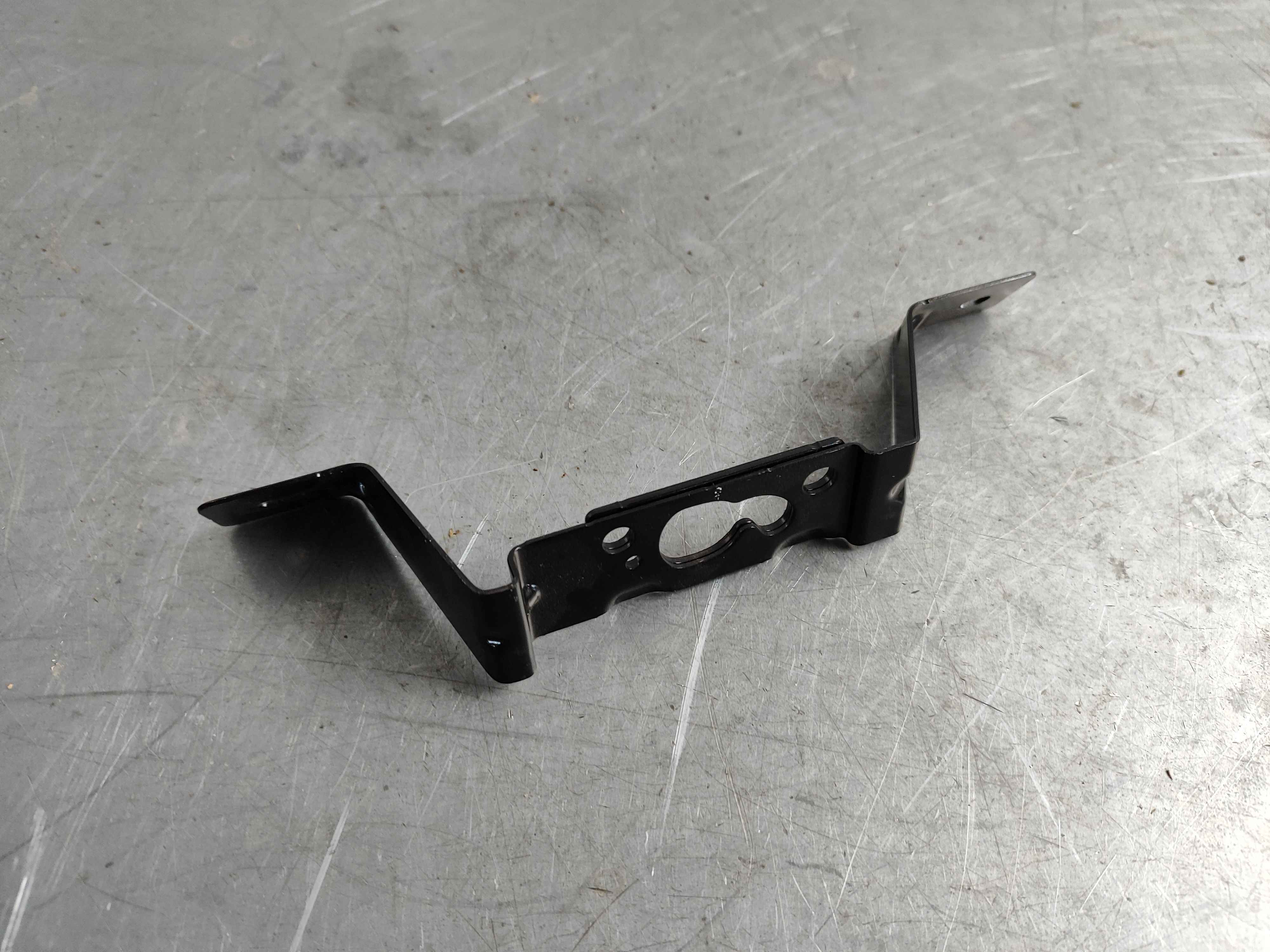 Bracket, left (C40)