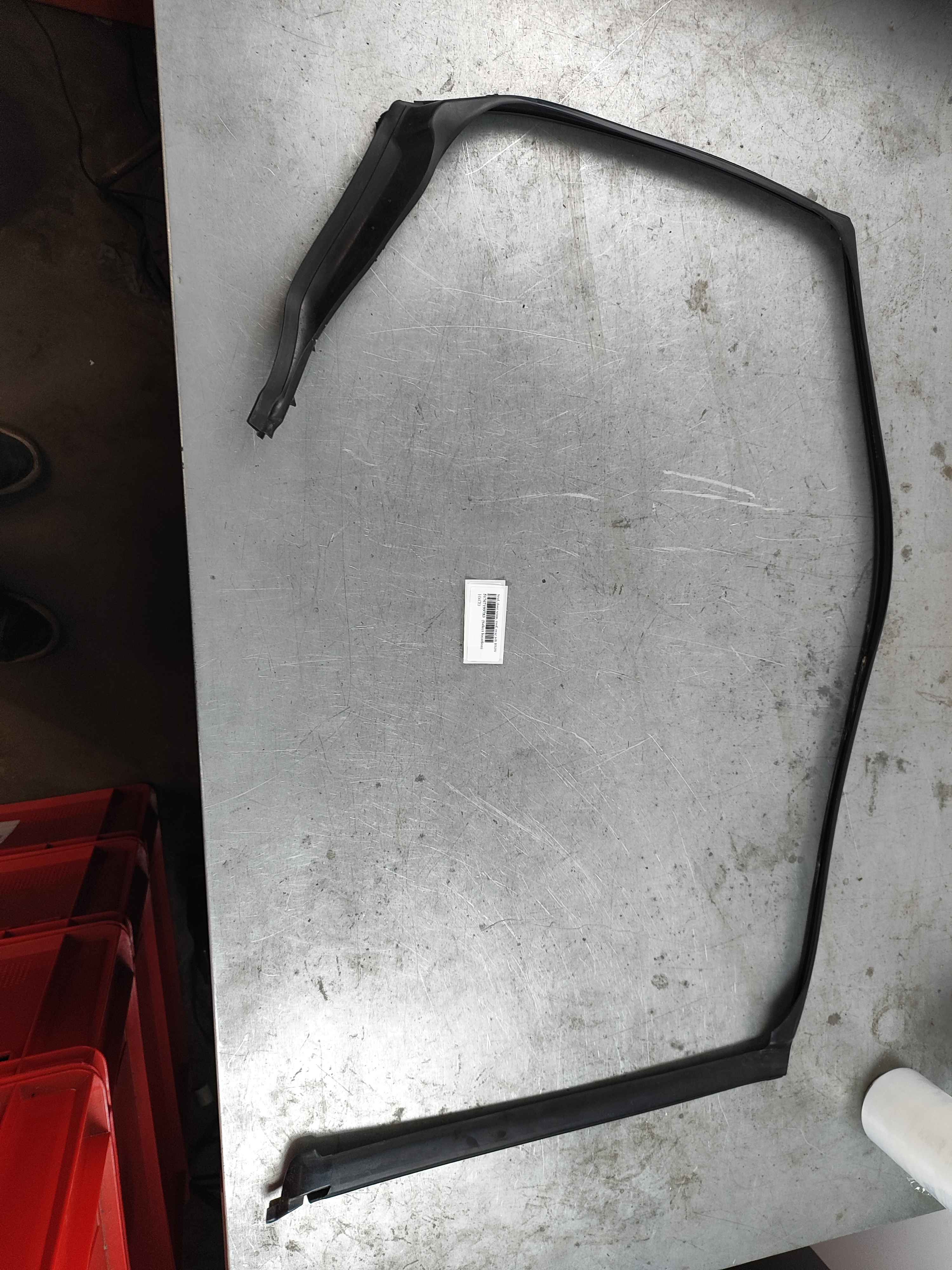 Seal, door seam, roof, rear left BMW