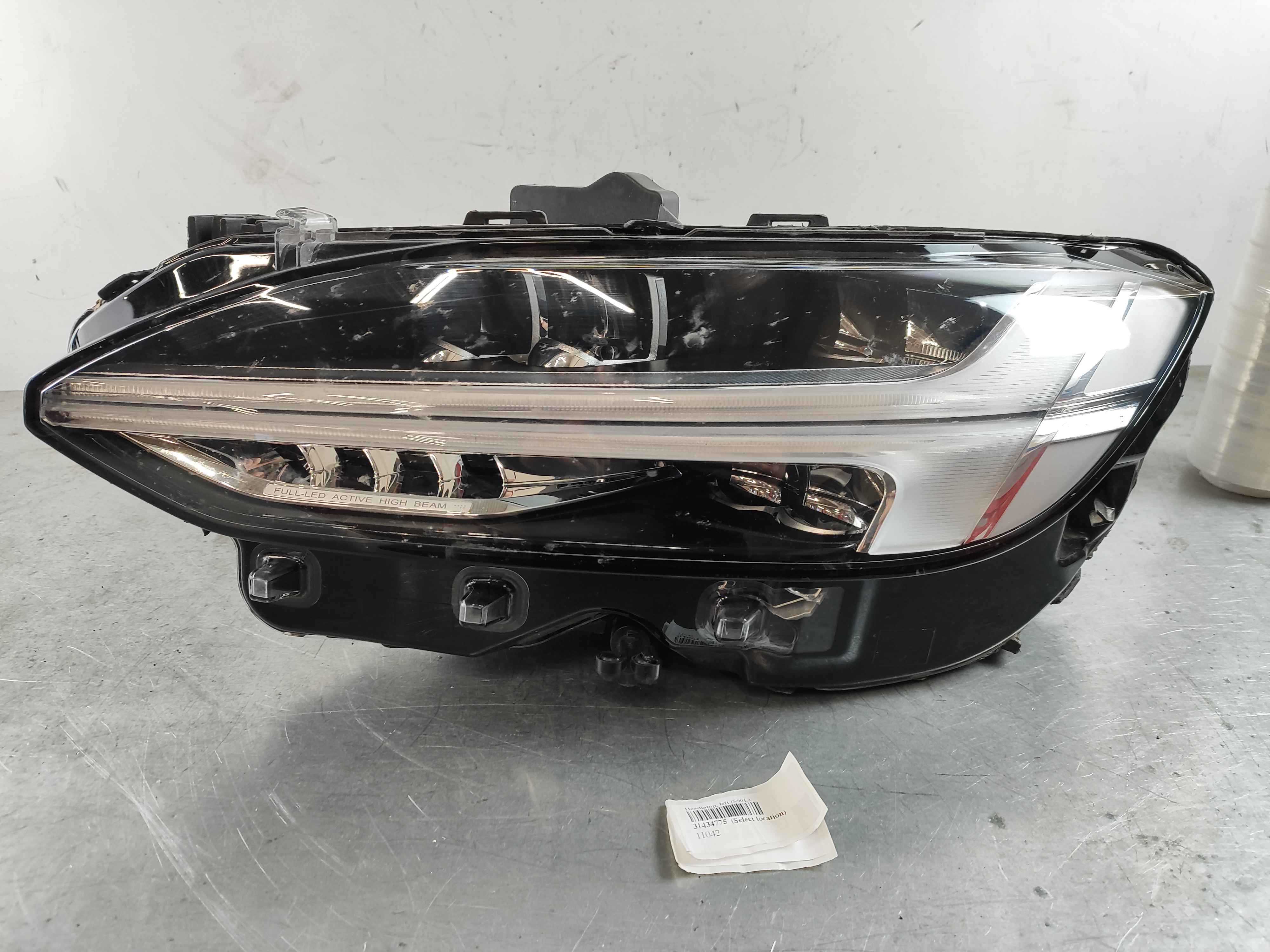 Headlamp, left (S90L)