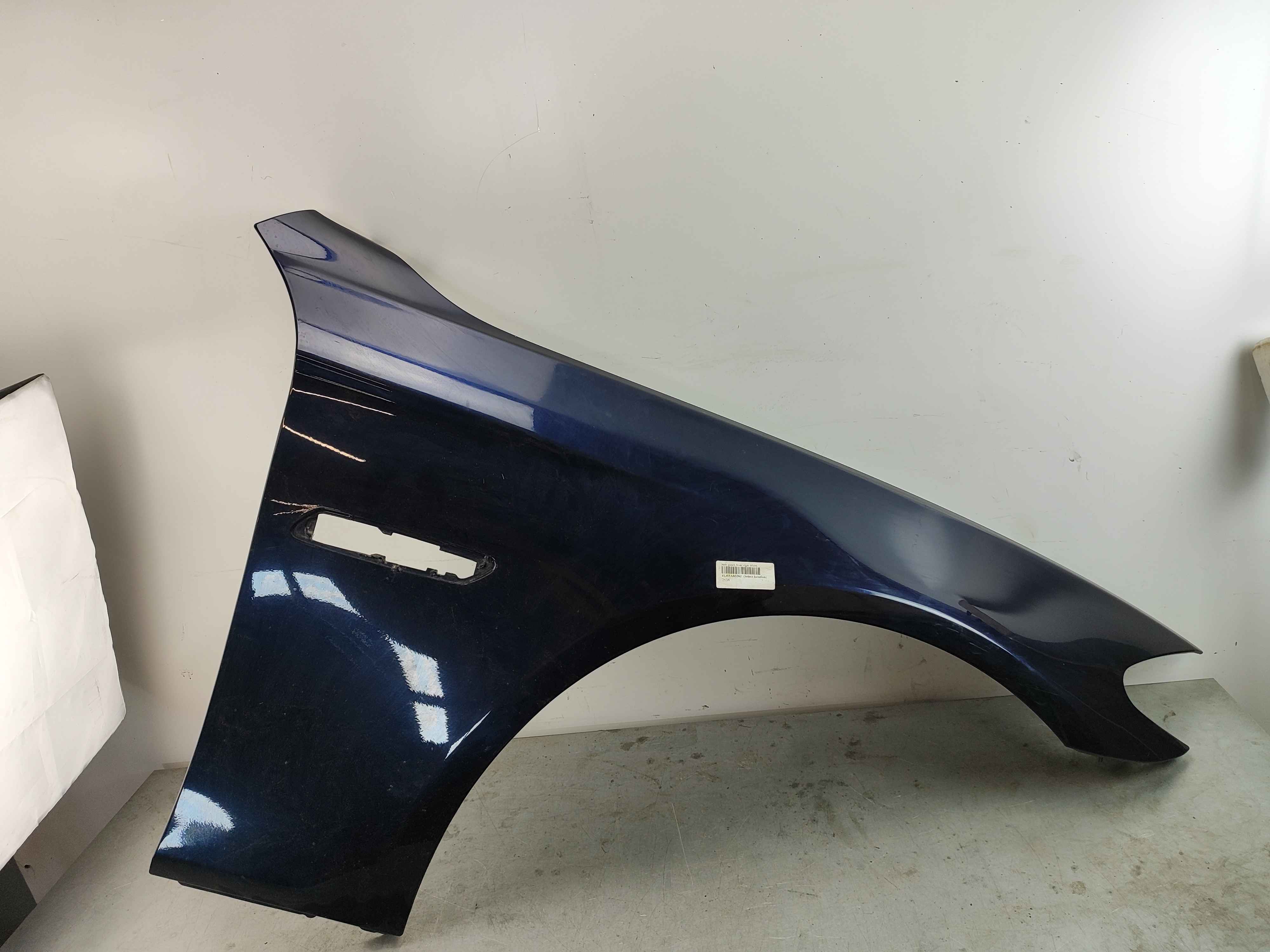 Side panel, front right BMW