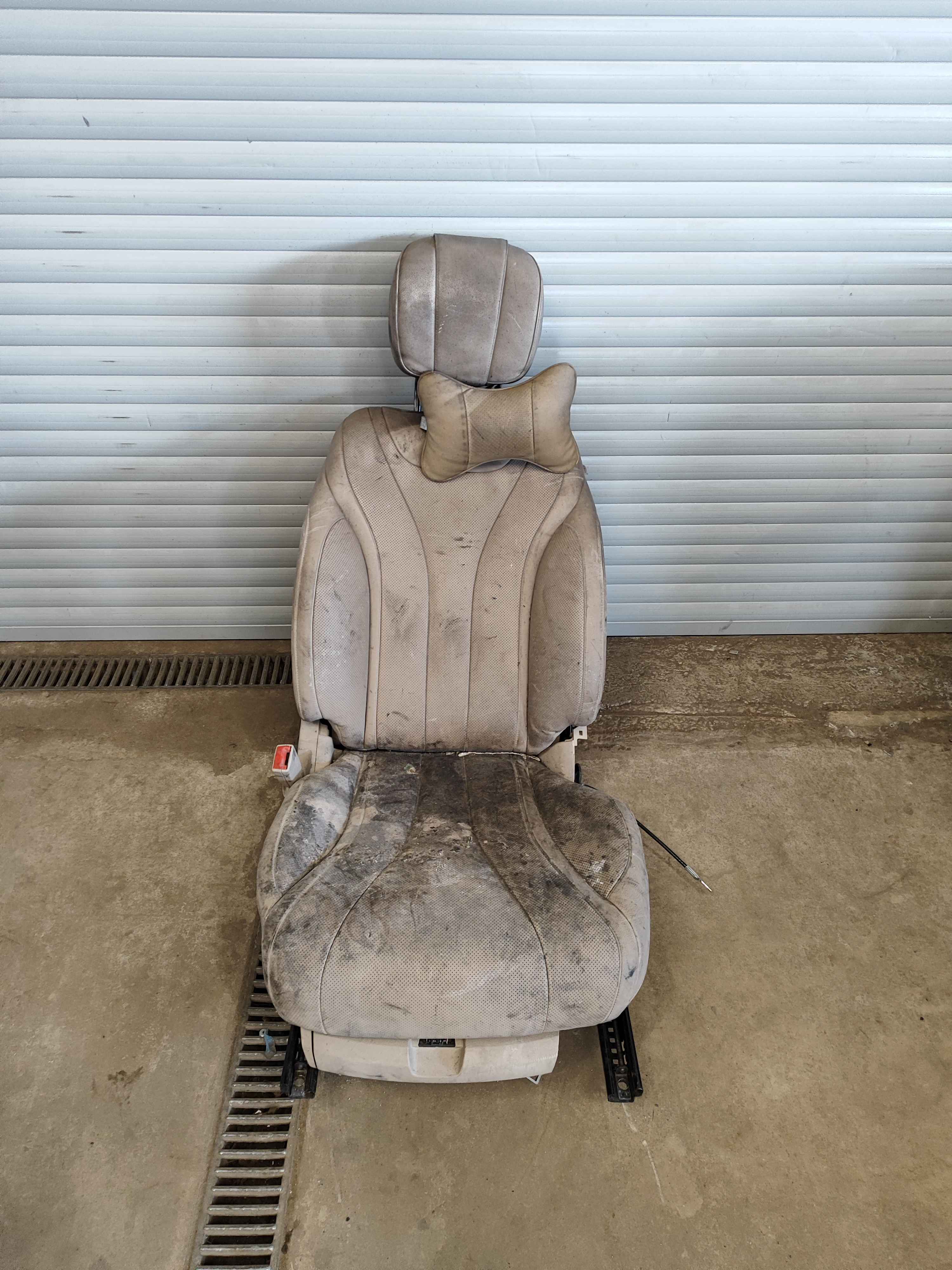 Height Adjustment | Left Seat