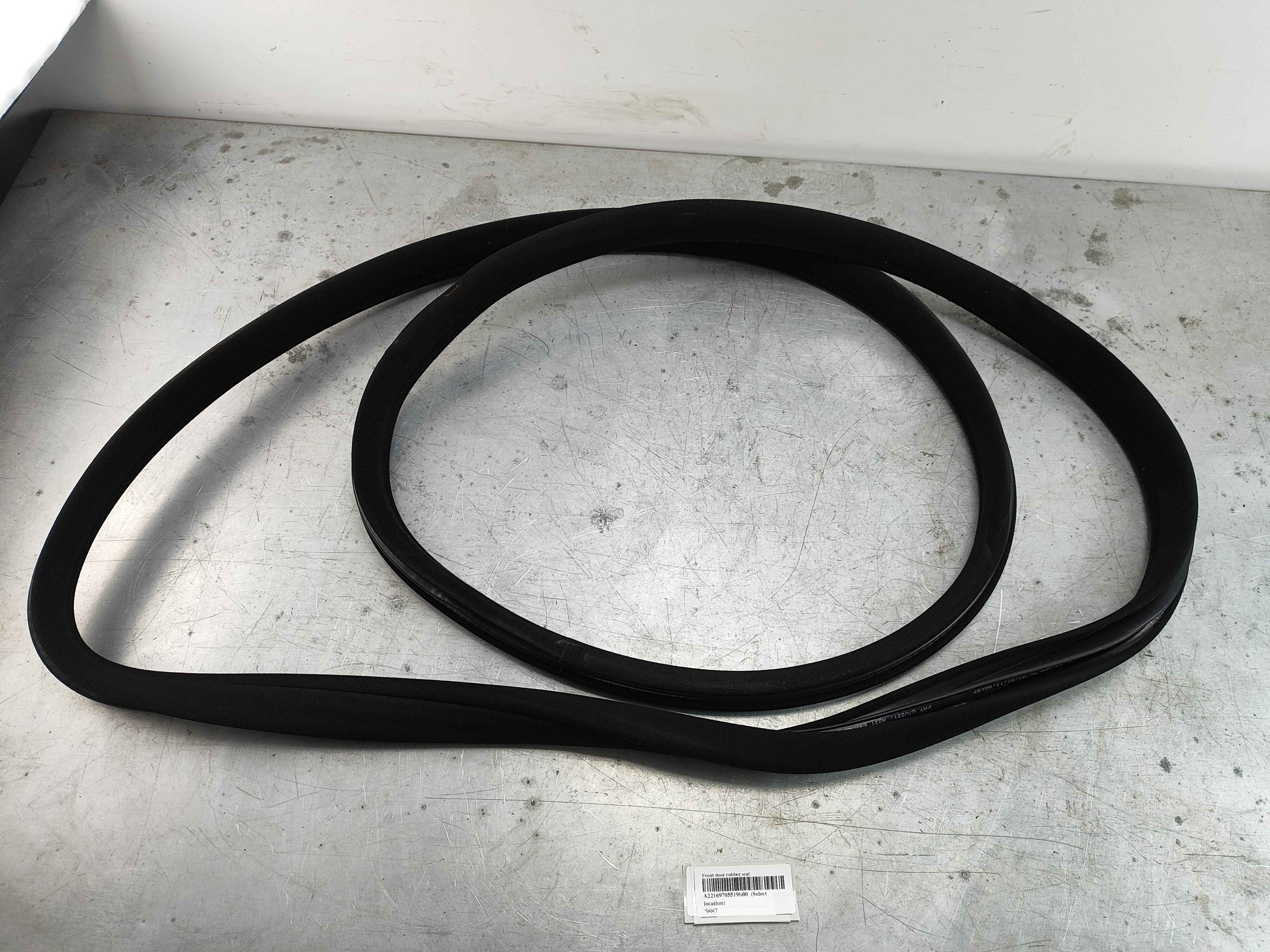 Front door rubber seal