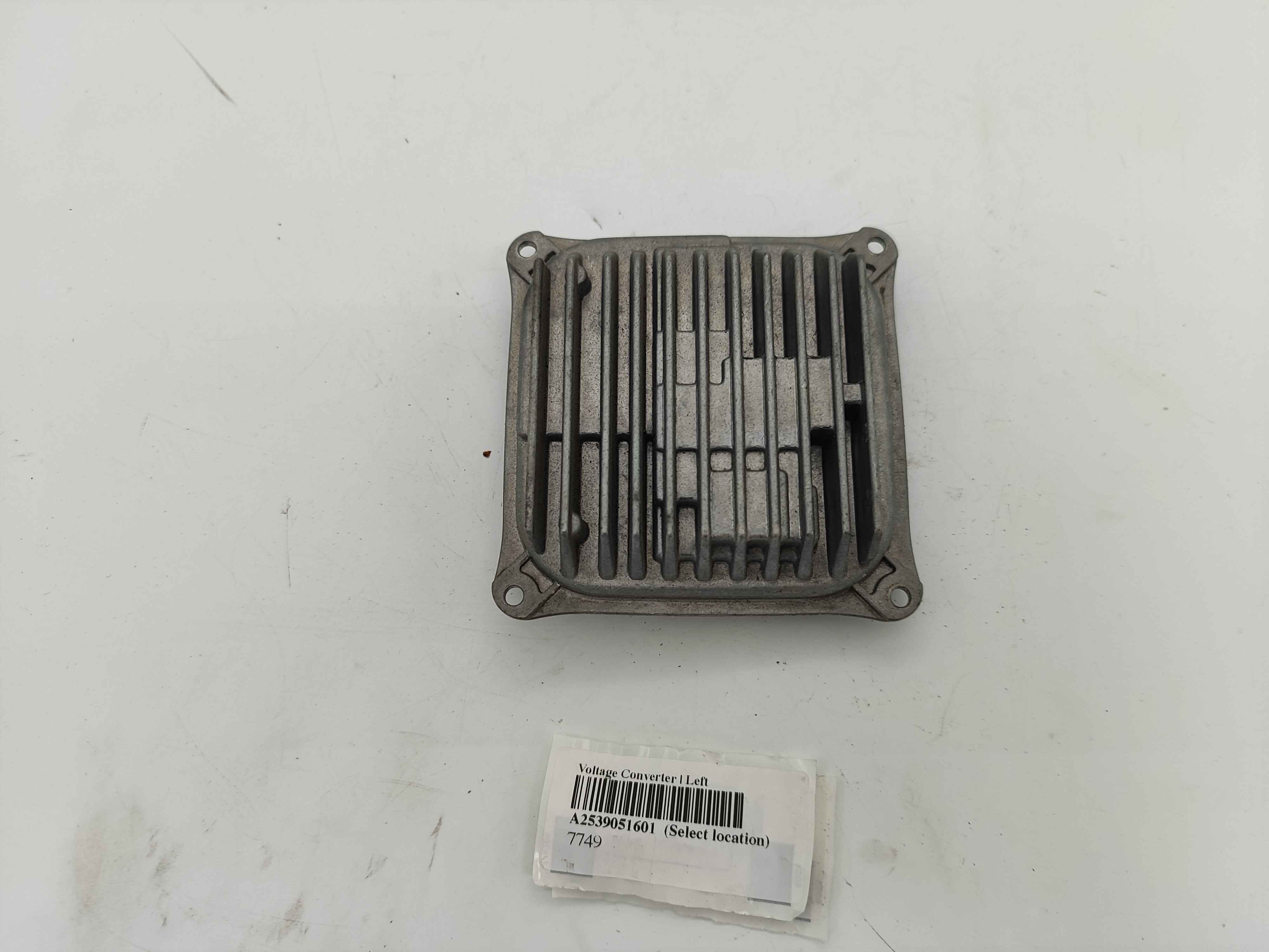 Voltage Converter | Left