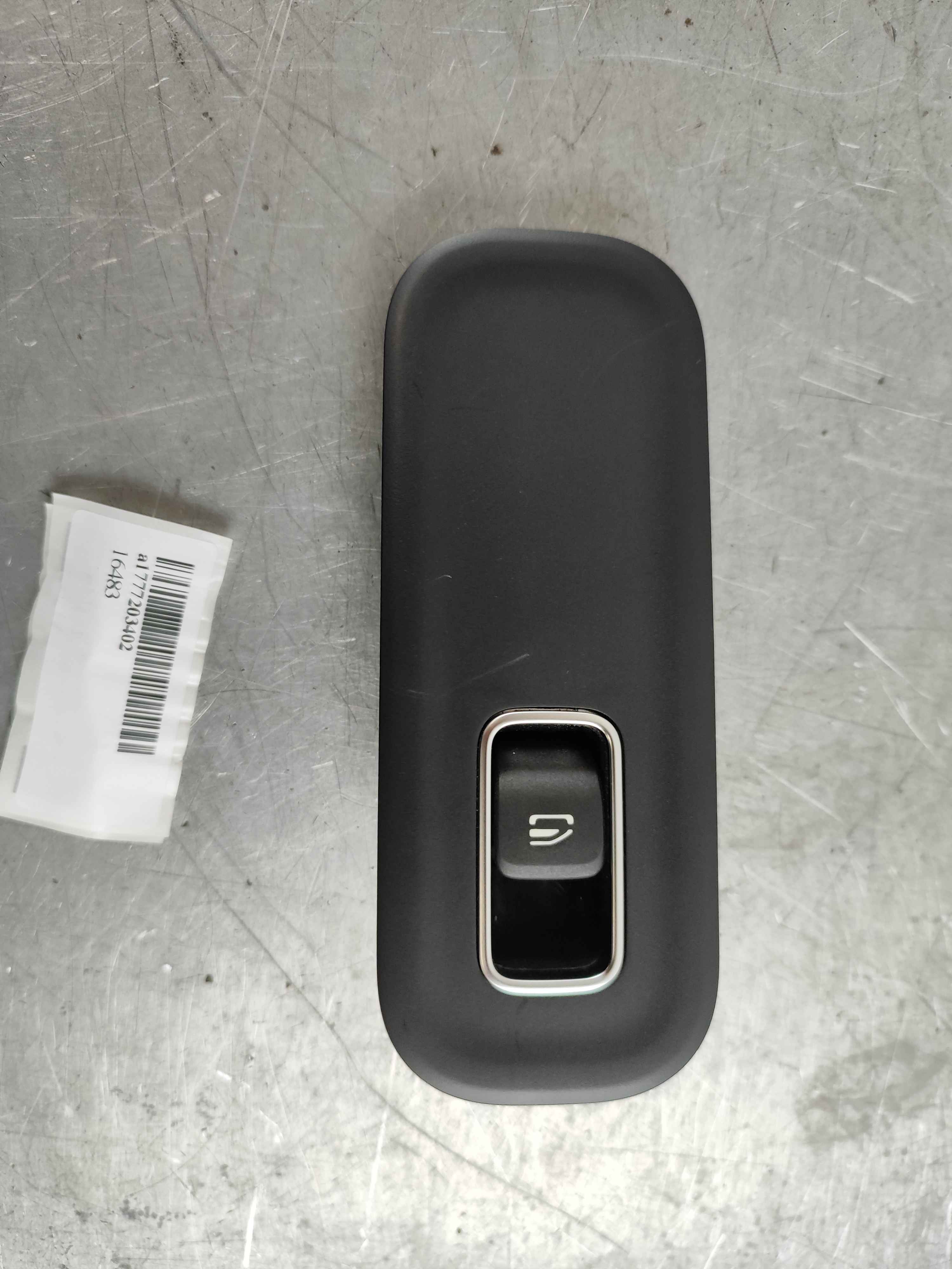 Mercedes-Benz a1777203402