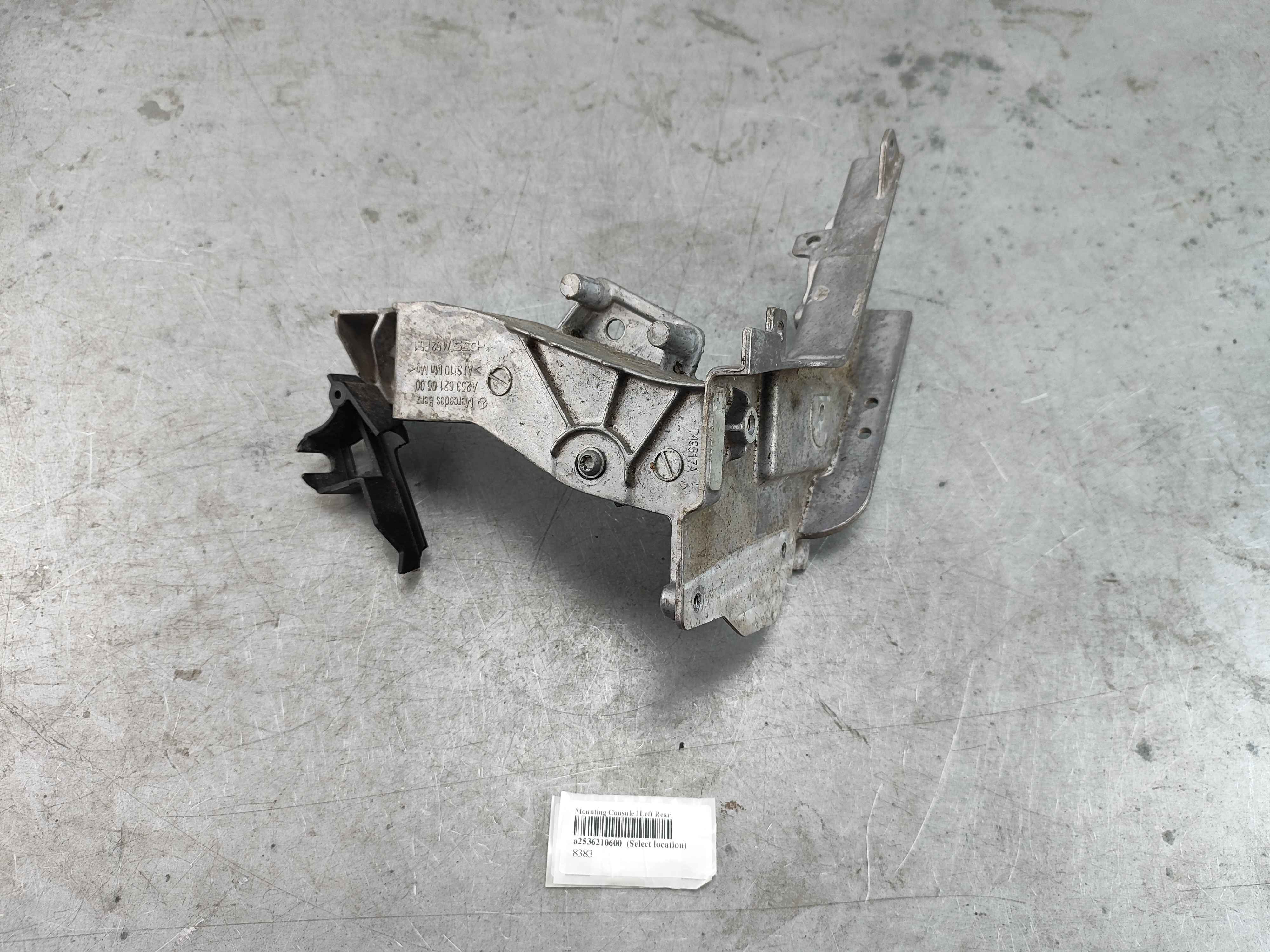 Mounting Consule | Left Rear