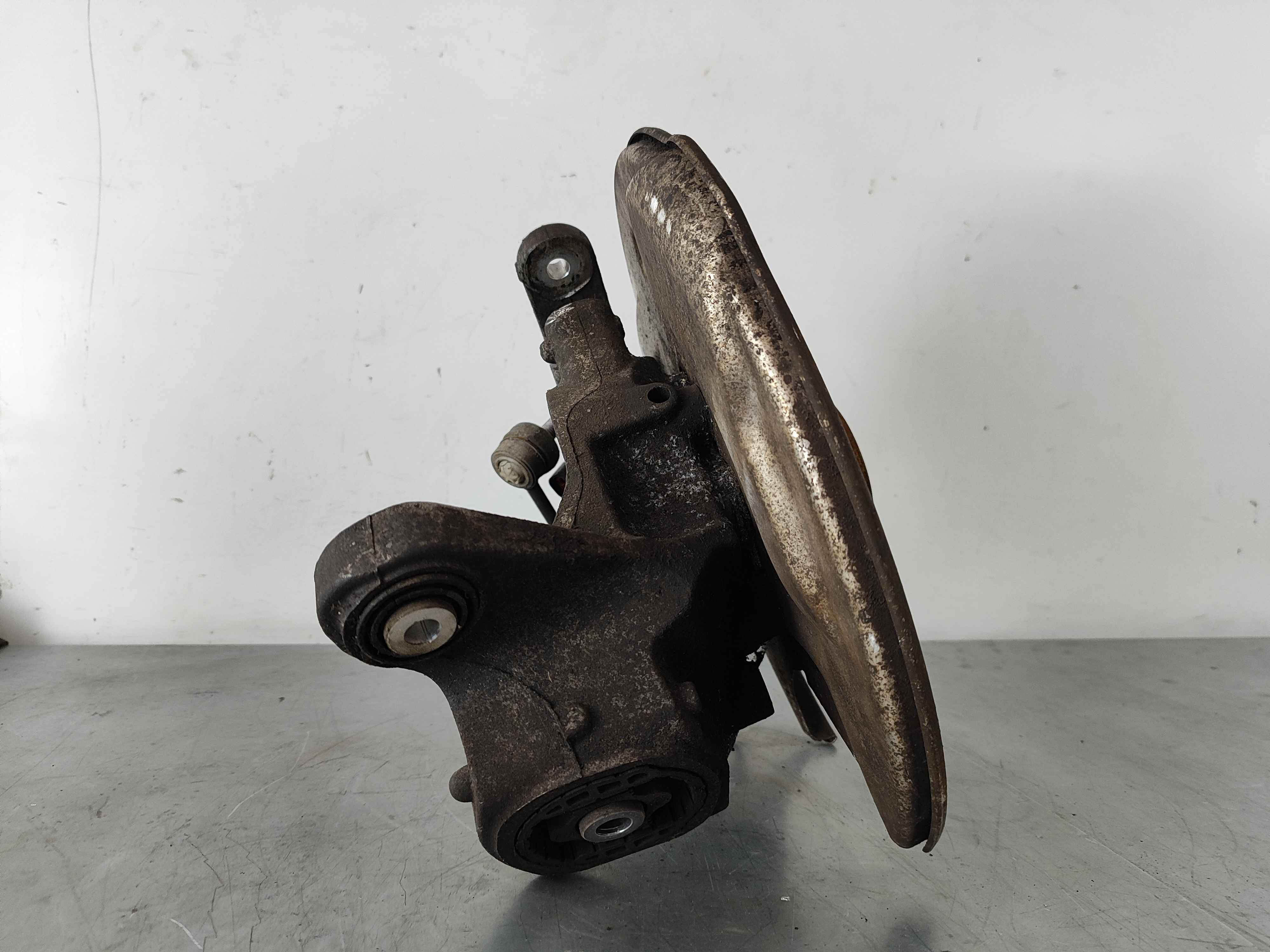 Steering knuckle, right (XC90 (16-)|XC60 (18-))