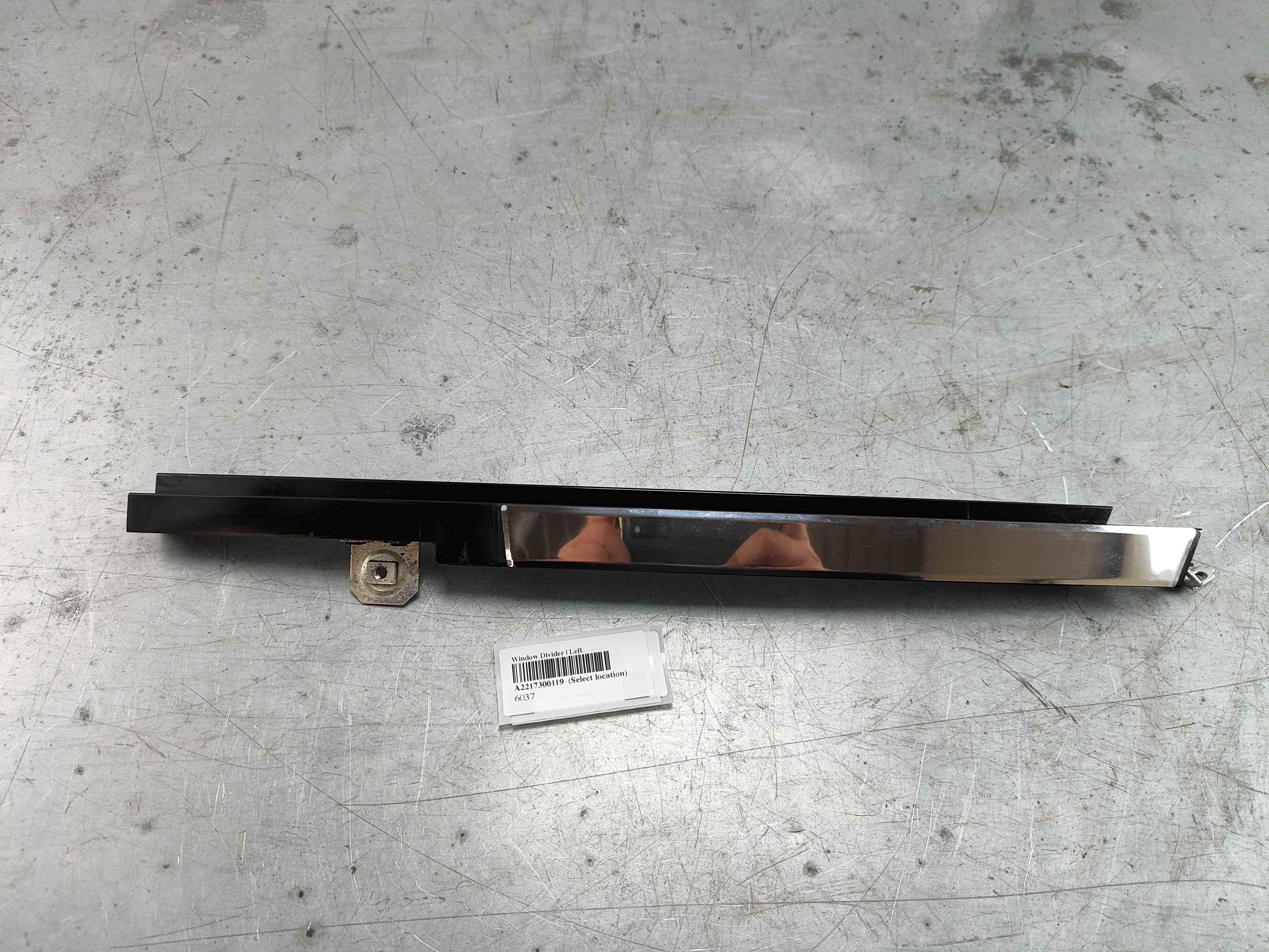 Window Divider | Left