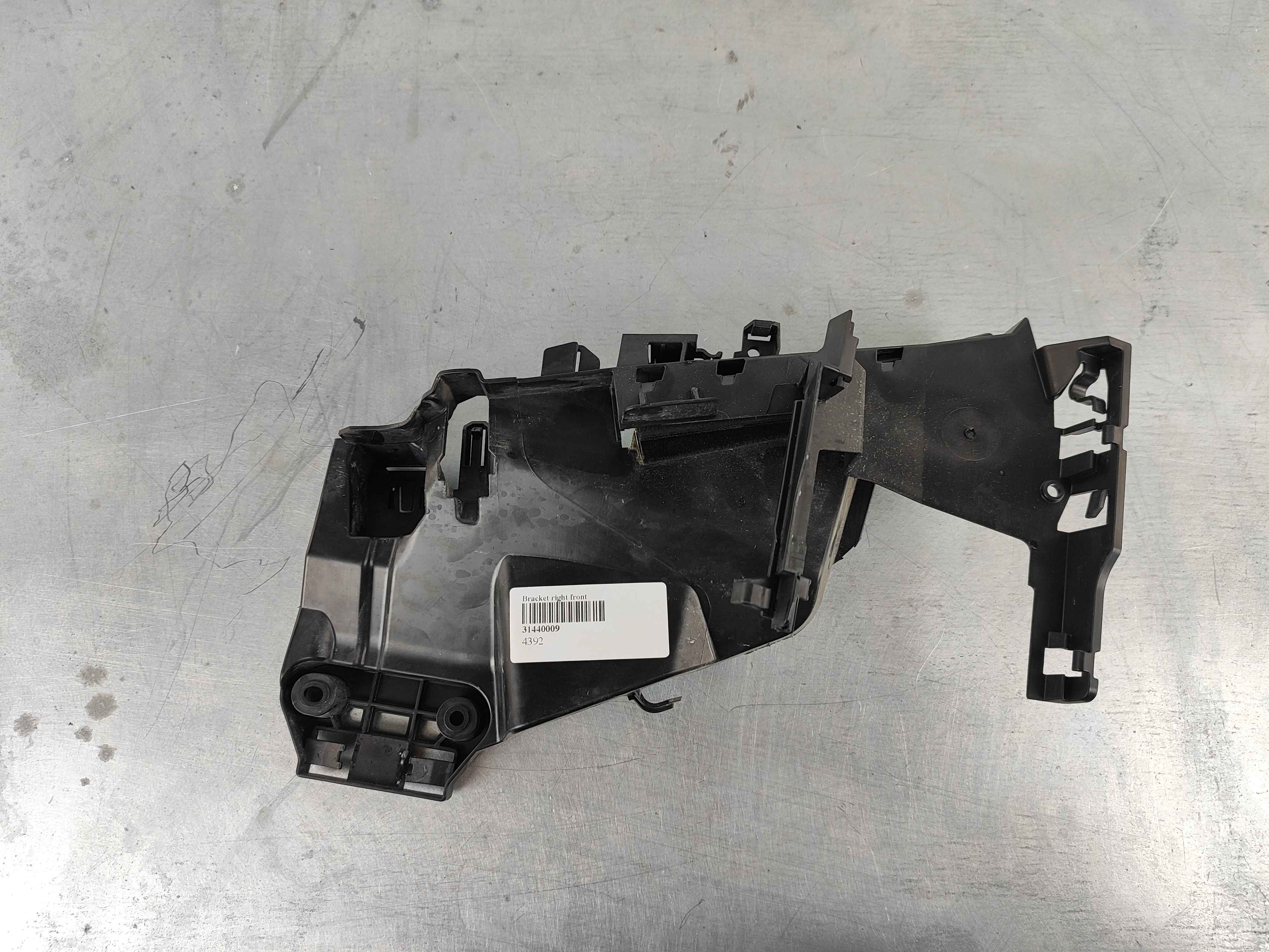Bracket right front Variant code: XE0D.