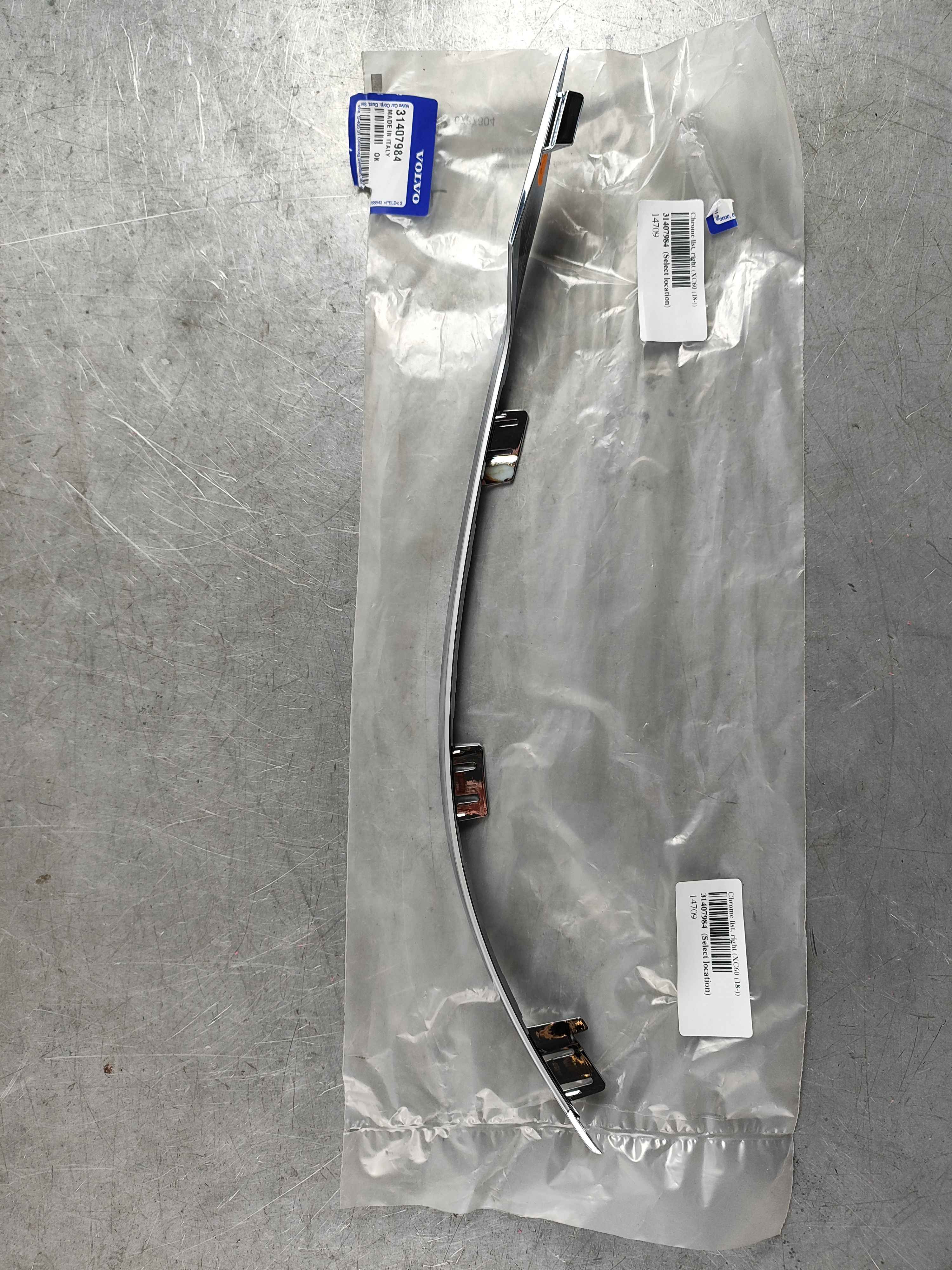 Chrome list, right (XC60 (18-))