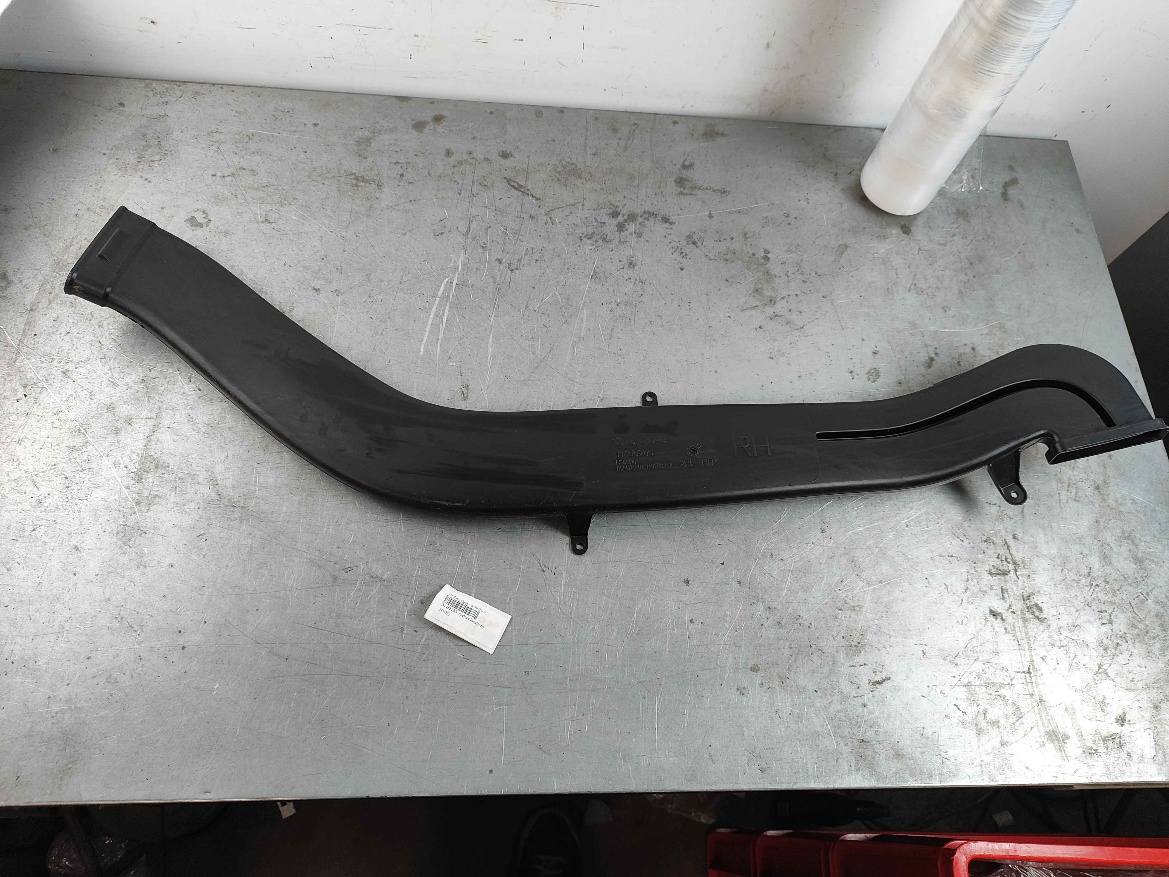 Air duct, right (XC90 (16-))