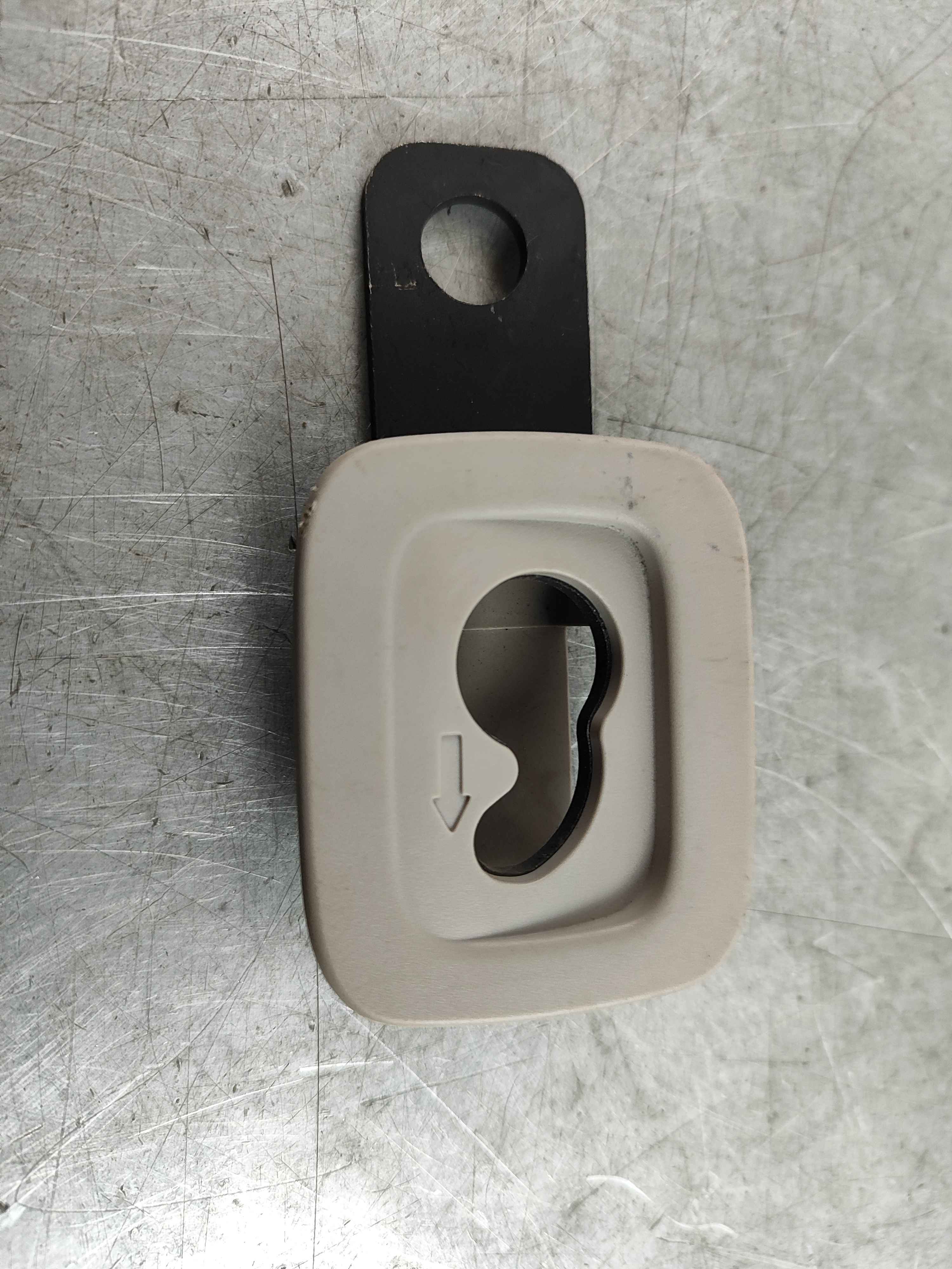 Bracket, left, front, net (XC60 (-17)|V60 (-18)|V60 Cross C. (-18))