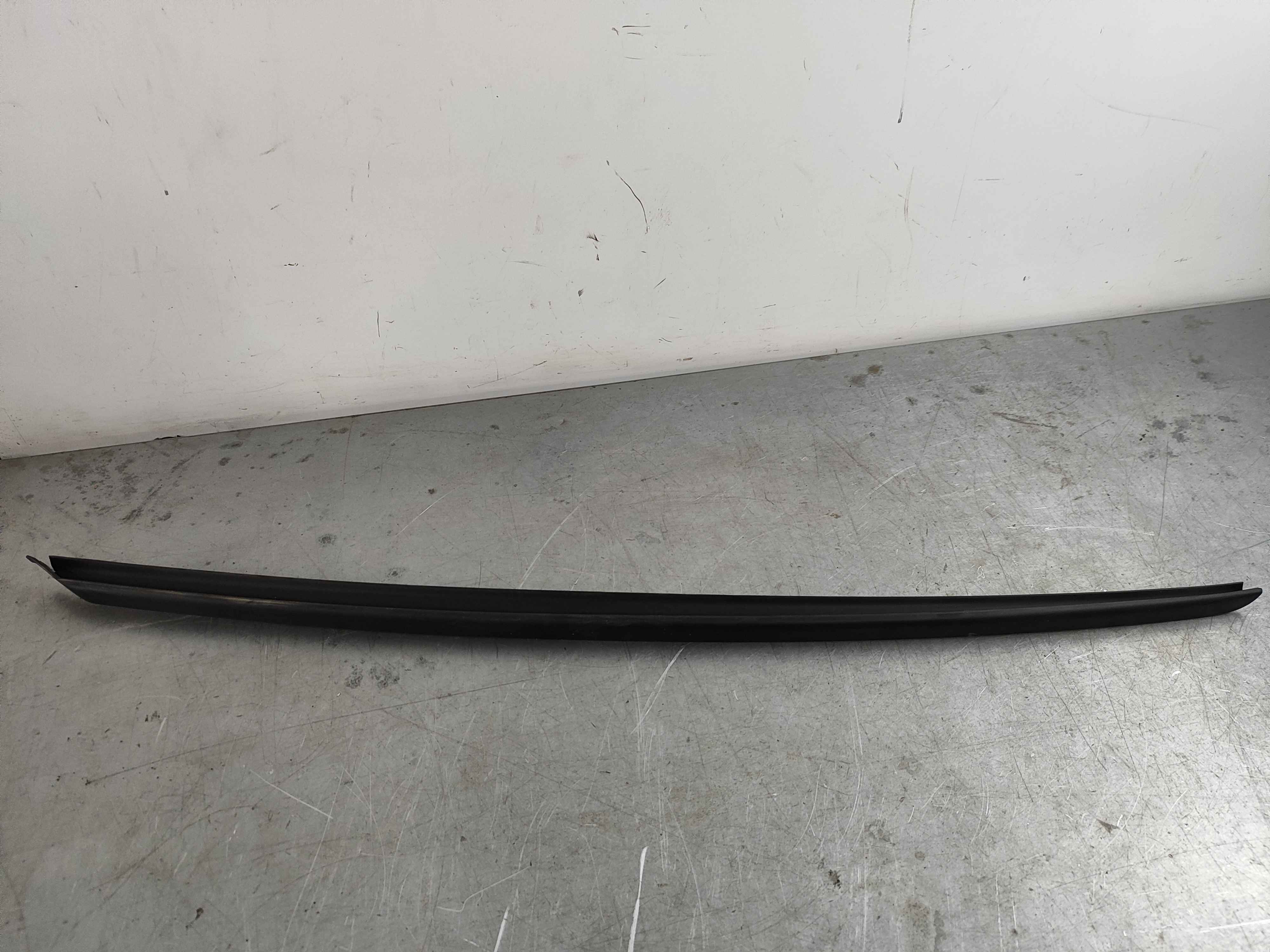 Water deflector strip satin black