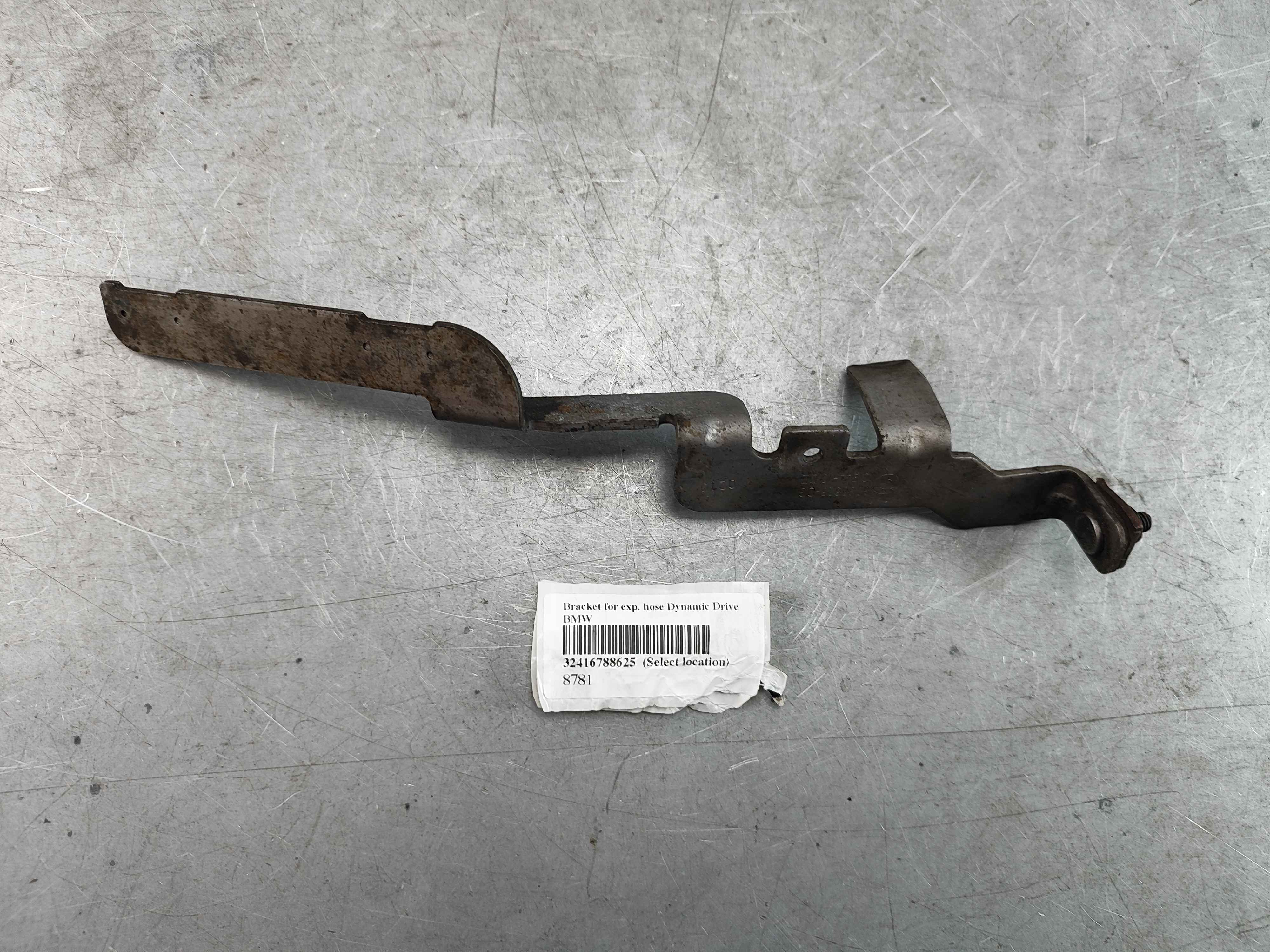 Bracket for exp. hose Dynamic Drive BMW