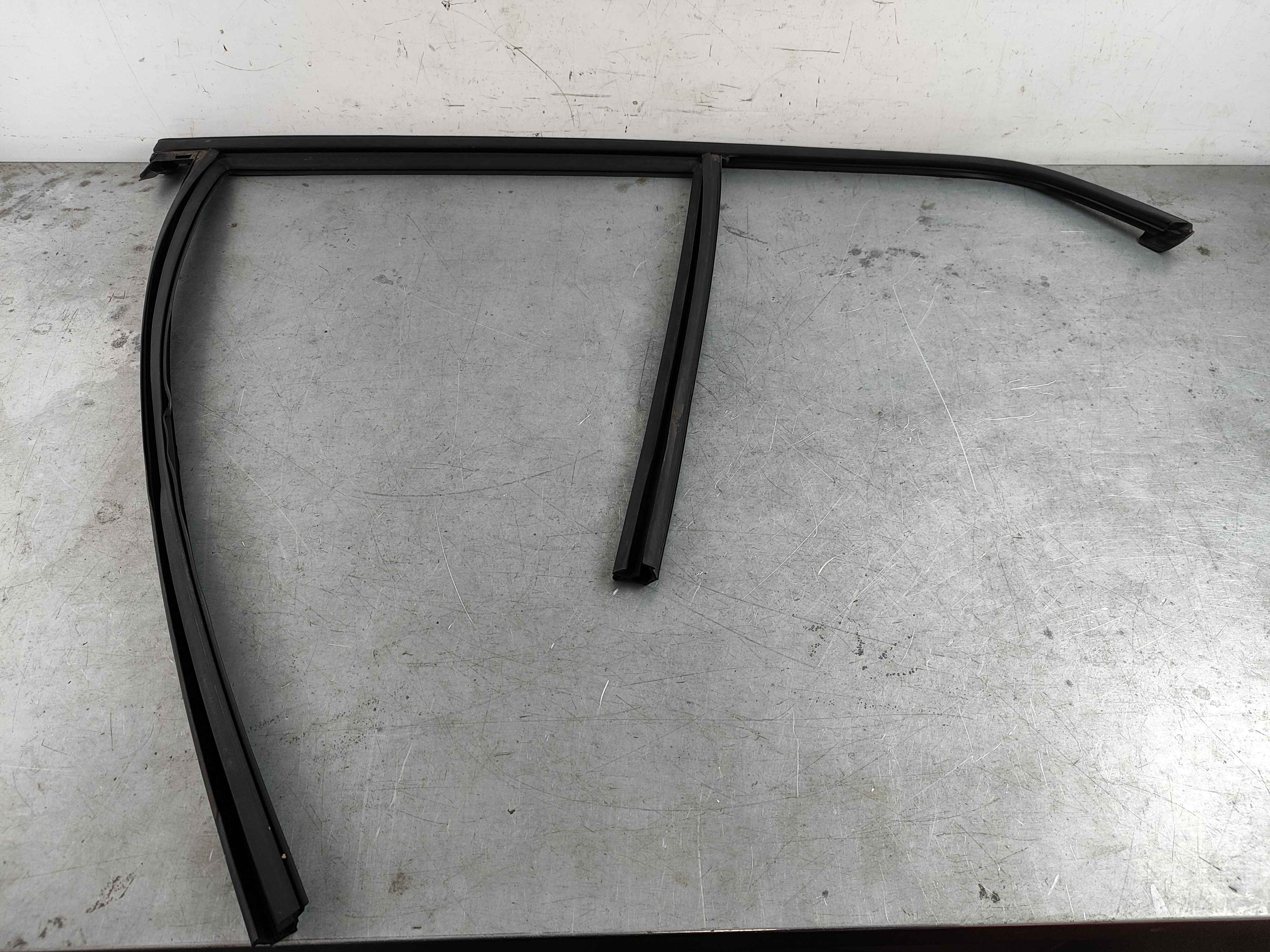 Guide moulding, rear, left (XC40)