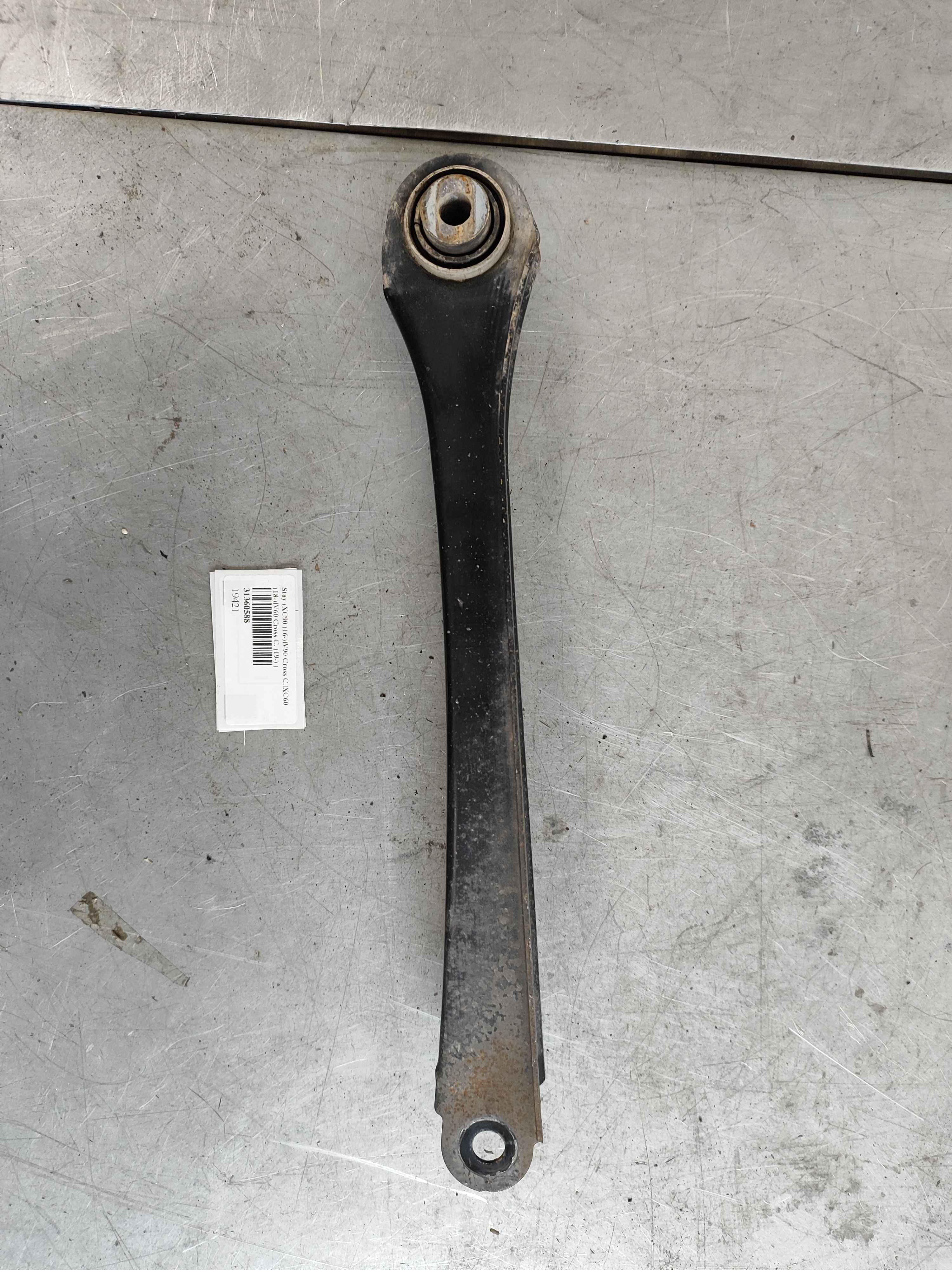 Stay (XC90 (16-)|V90 Cross C.|XC60 (18-)|V60 Cross C. (19-) )