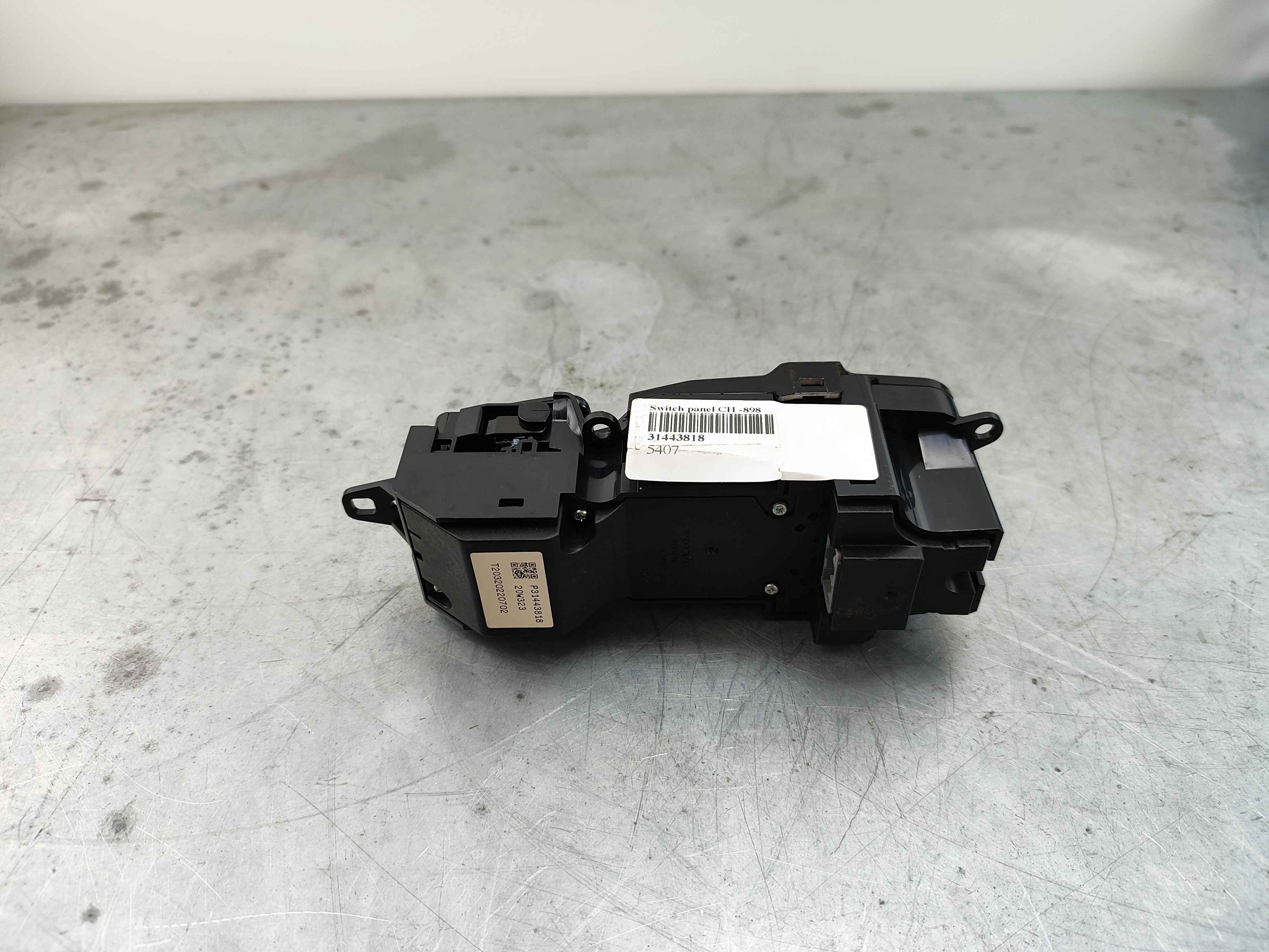 Switch panel CH -898999 Variant code: CQ02.