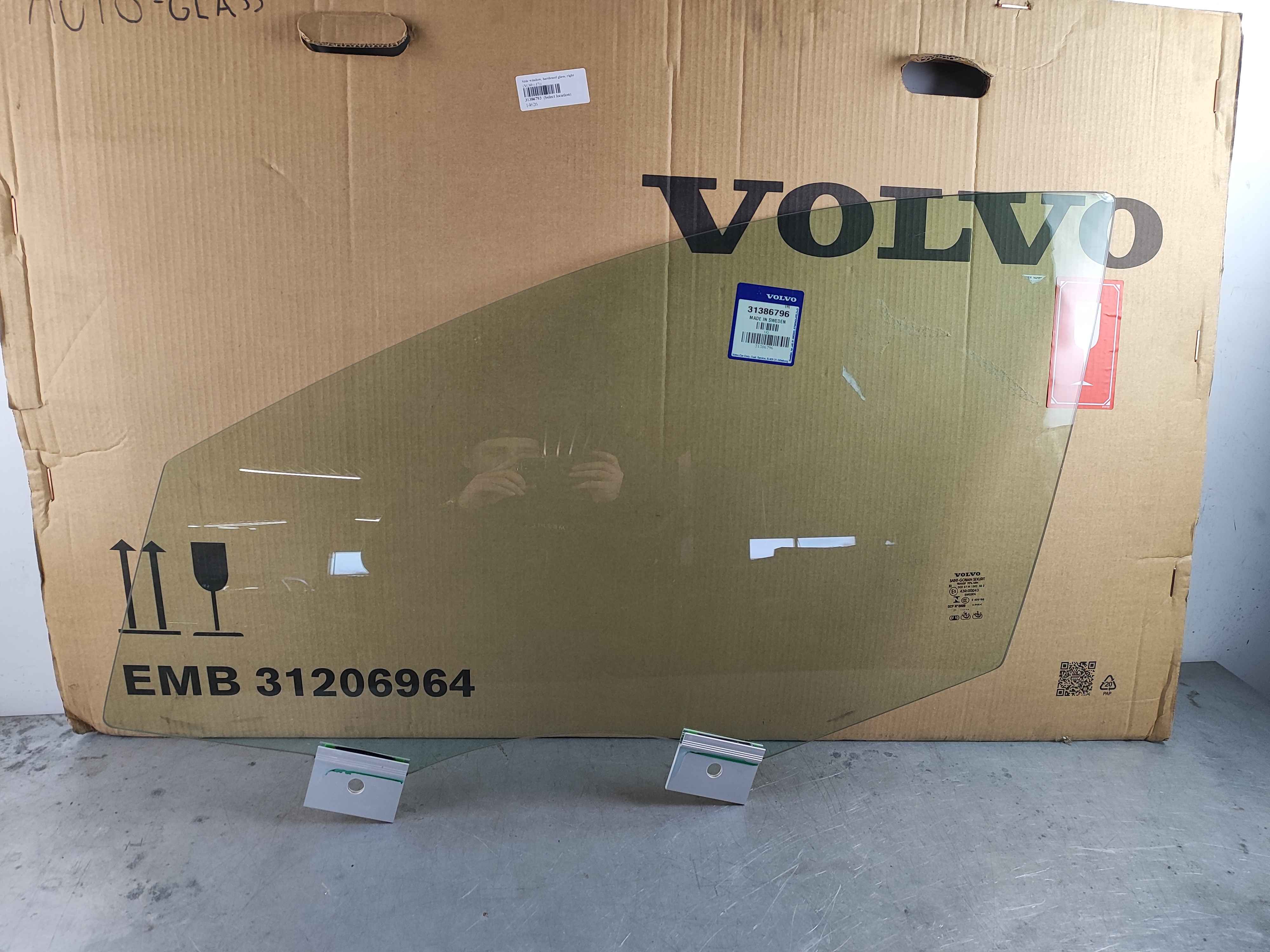 Side window, hardened glass, right (XC60 (-17))