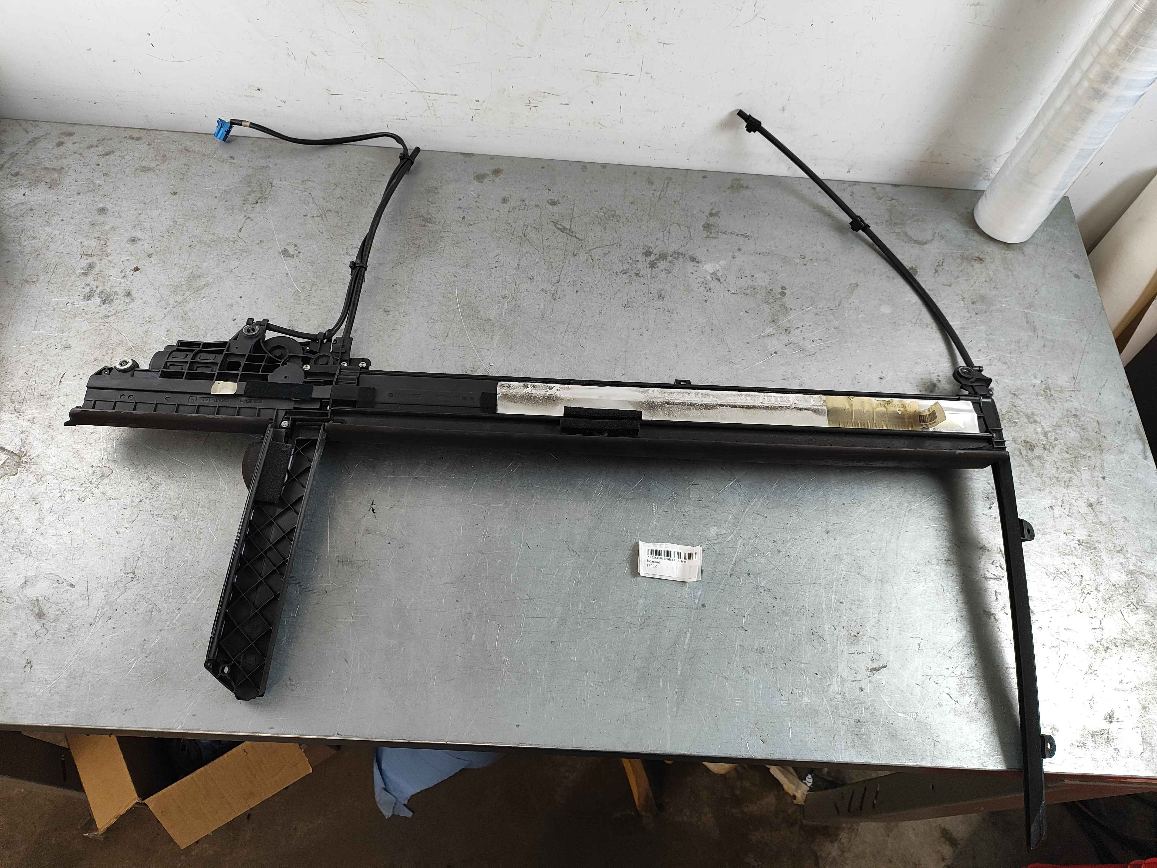 Mercedes-Benz A22281001208R23