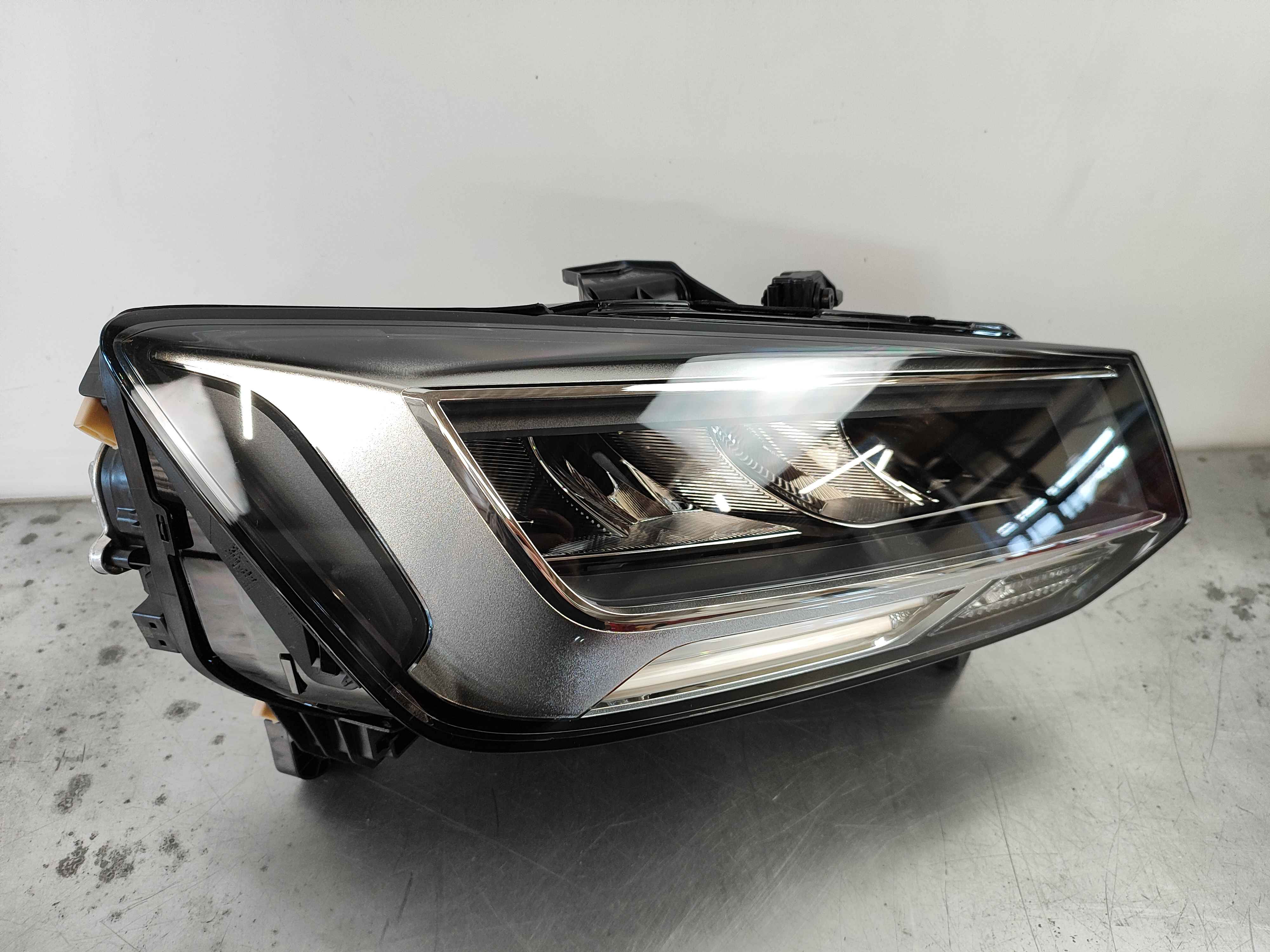 headlight q2