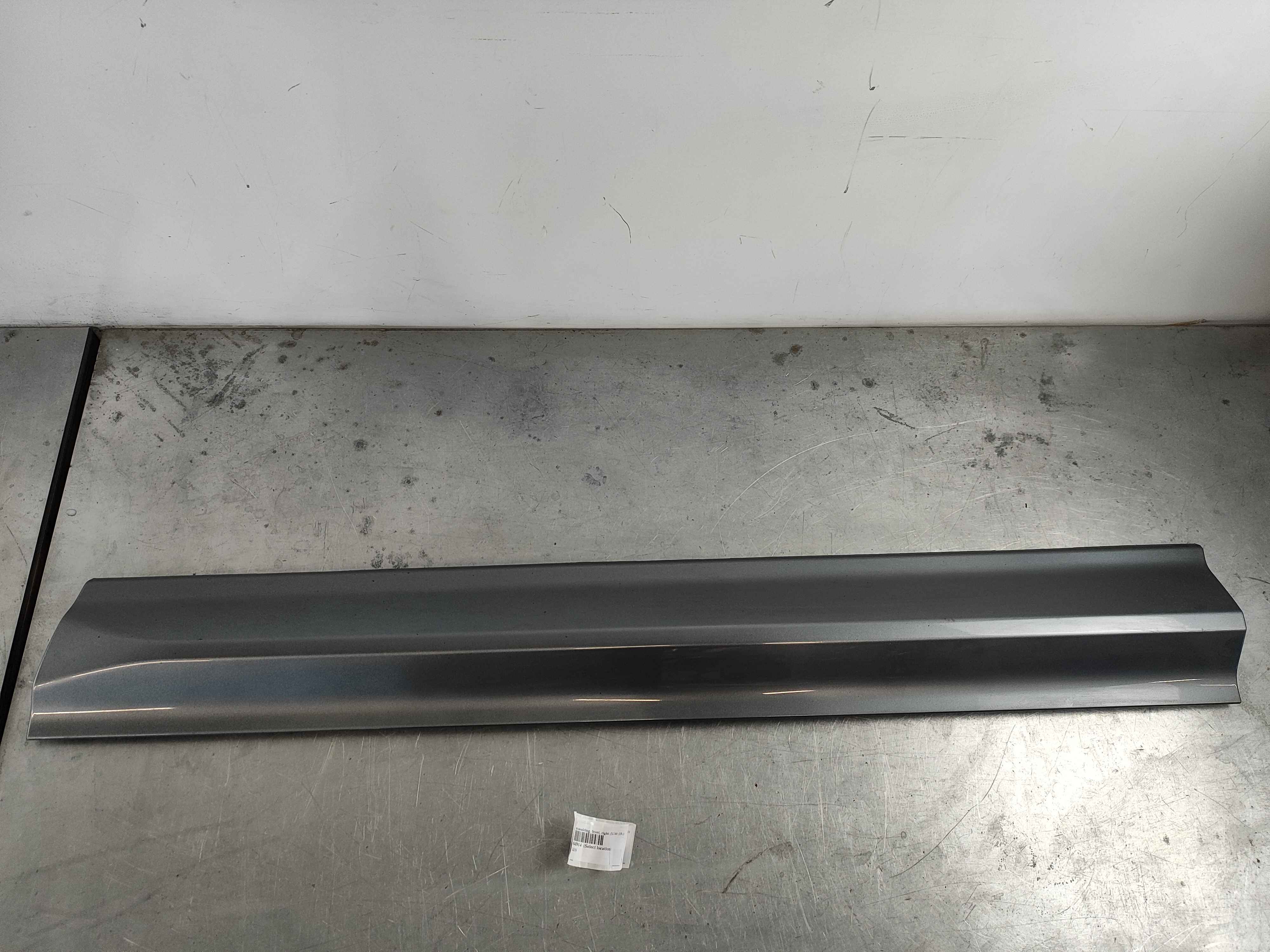Trim moulding, front, right (XC60 (18-))
