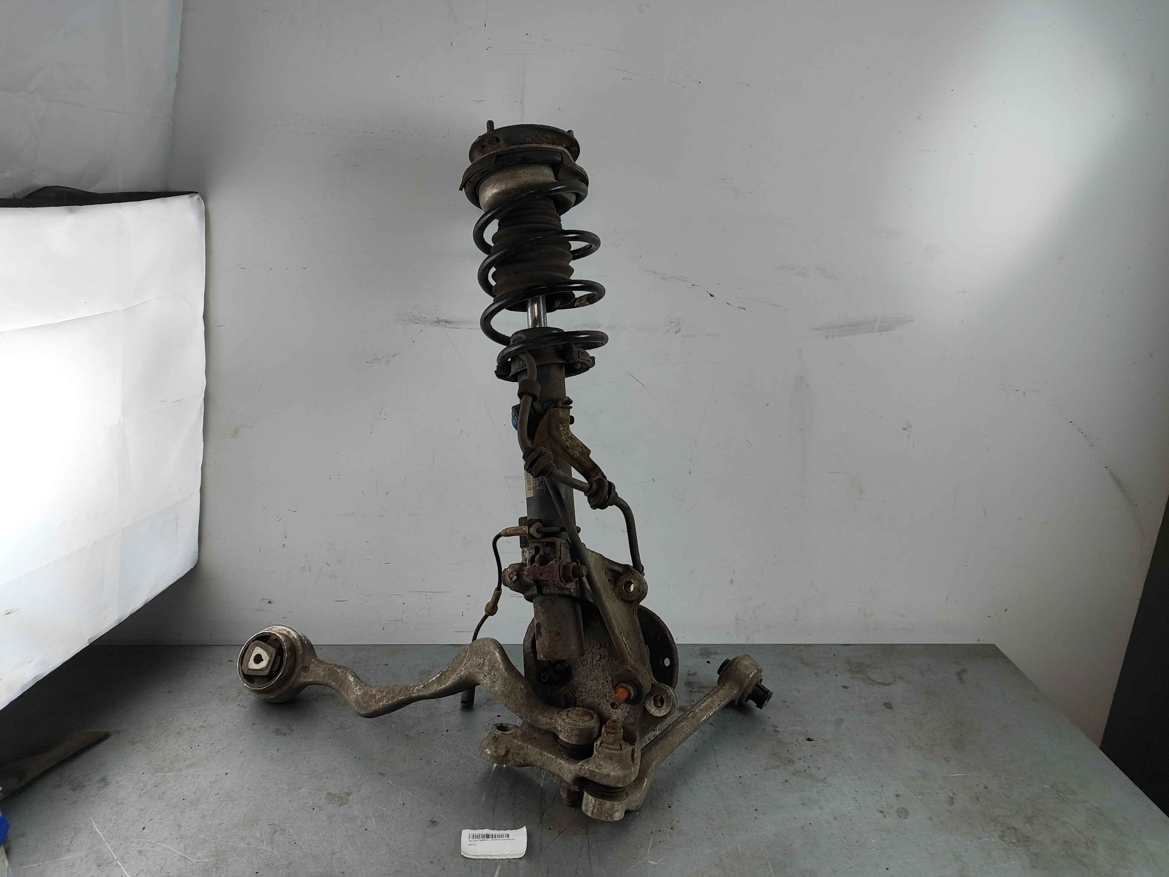 Front right spring strut BMW