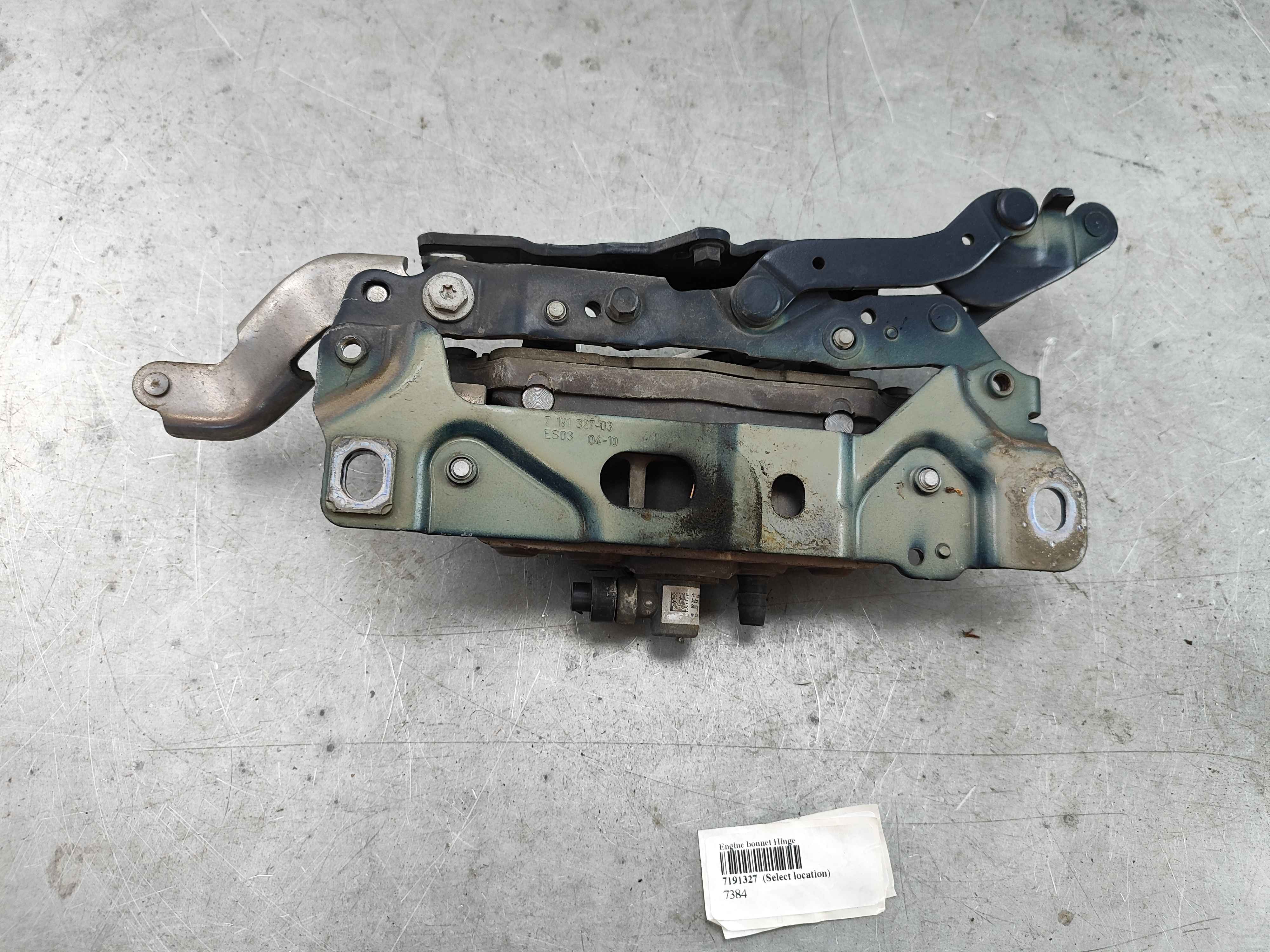 Engine bonnet Hinge
