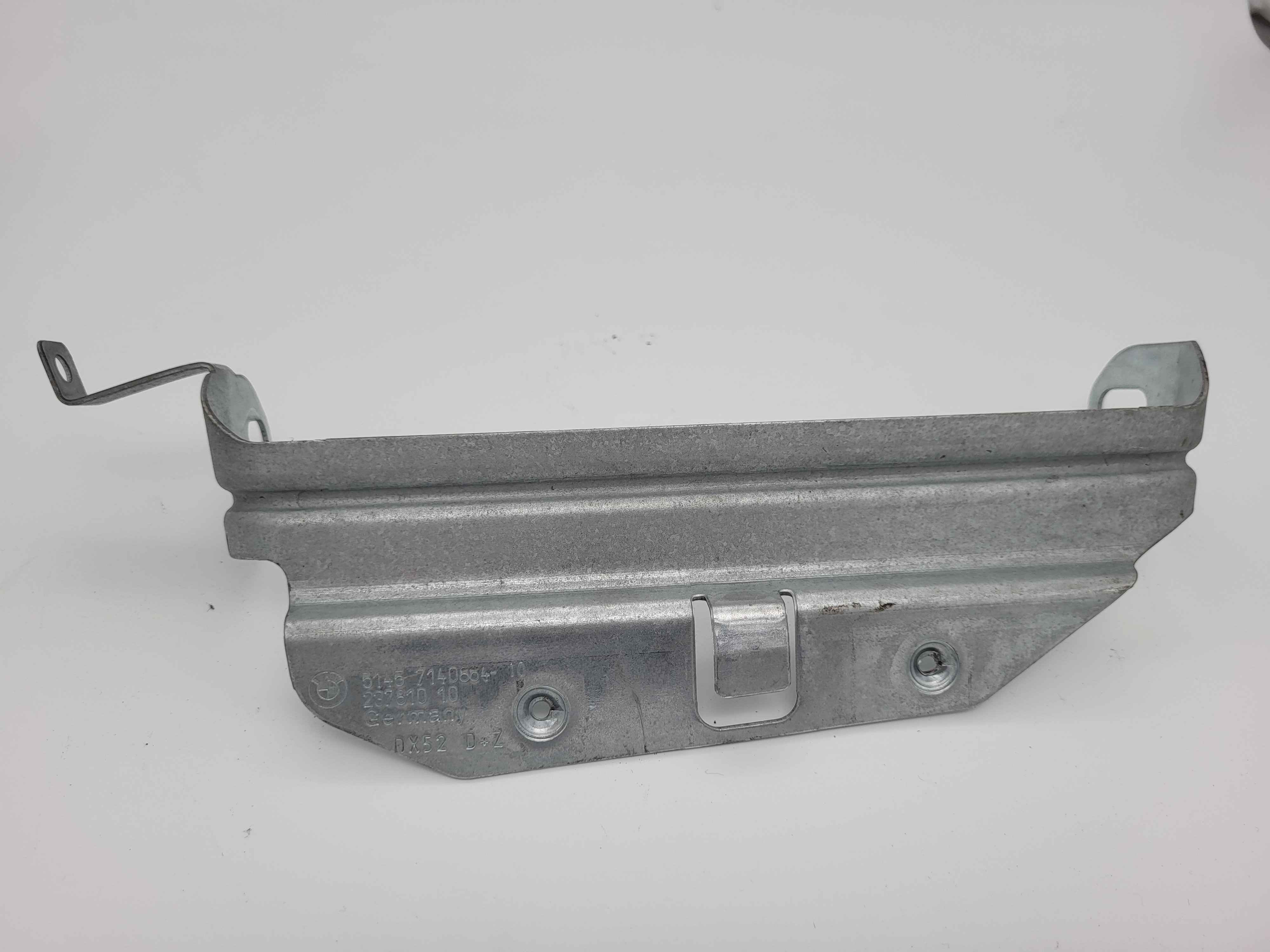 Dashboard bracket
